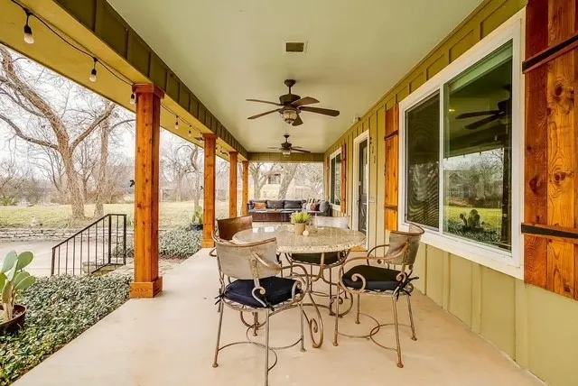Single Family Residence For Sale in Hood County , 218 N Crockett Street, Granbury, Texas 76048, 2 Bedroom, 2 Bathroom, Garage spaces, 1,360 Sqft, built in 1980, mls#21363493, Real Estate Agent in Granbury, Homes For Sale in Hood county, Homes For Sale in Granbury, Realtor in Granbury Texas, Real Estate Brokerage Independent Realty Texas, Luminita Cordes Realtor