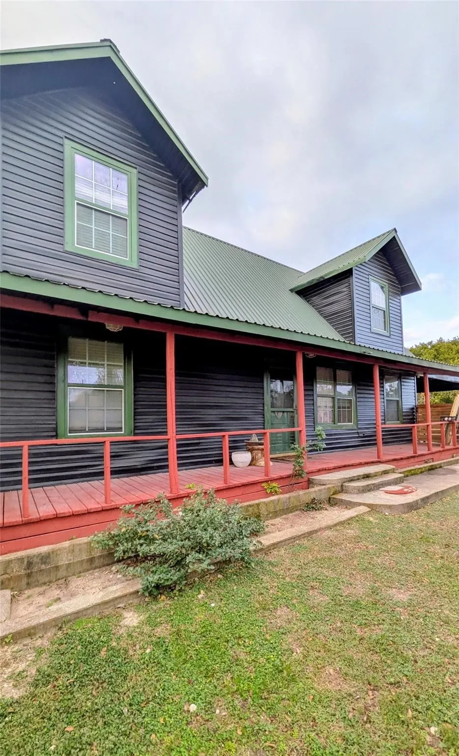Single Family Residence For Sale in Bosque County , 119 County Road 1812, Clifton, Texas 76634, 3 Bedroom, 3 Bathroom, Garage spaces, 1,936 Sqft, built in 1965, Price $150,000, mls#21364209, Real Estate Agent in Clifton, Homes For Sale in Bosque county, Homes For Sale in Clifton, Realtor in Clifton Texas, Real Estate Brokerage Independent Realty Texas, Luminita Cordes Realtor