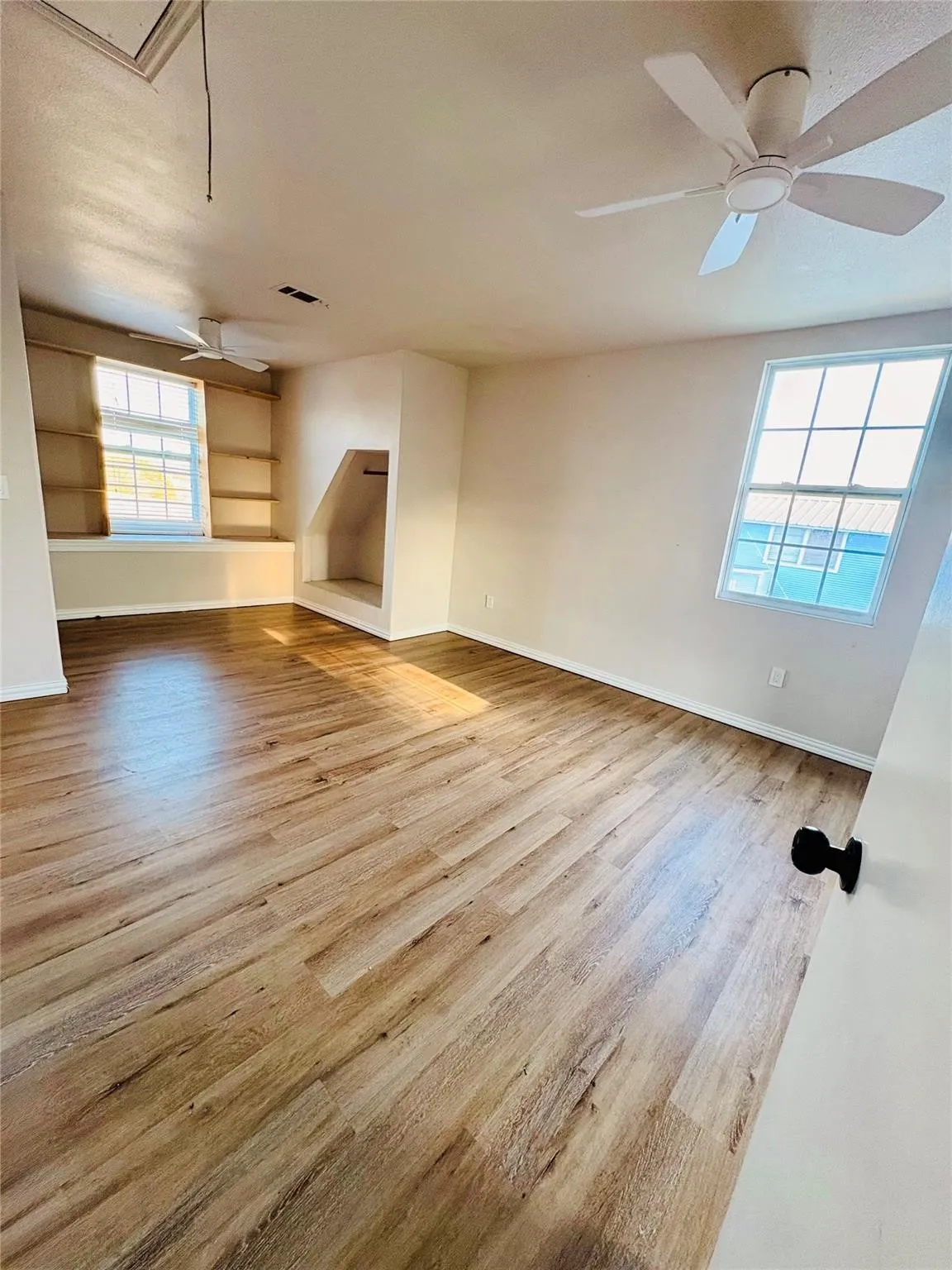 Single Family Residence For Sale in Bosque County , 119 County Road 1812, Clifton, Texas 76634, 3 Bedroom, 3 Bathroom, Garage spaces, 1,936 Sqft, built in 1965, Price $150,000, mls#21364209, Real Estate Agent in Clifton, Homes For Sale in Bosque county, Homes For Sale in Clifton, Realtor in Clifton Texas, Real Estate Brokerage Independent Realty Texas, Luminita Cordes Realtor
