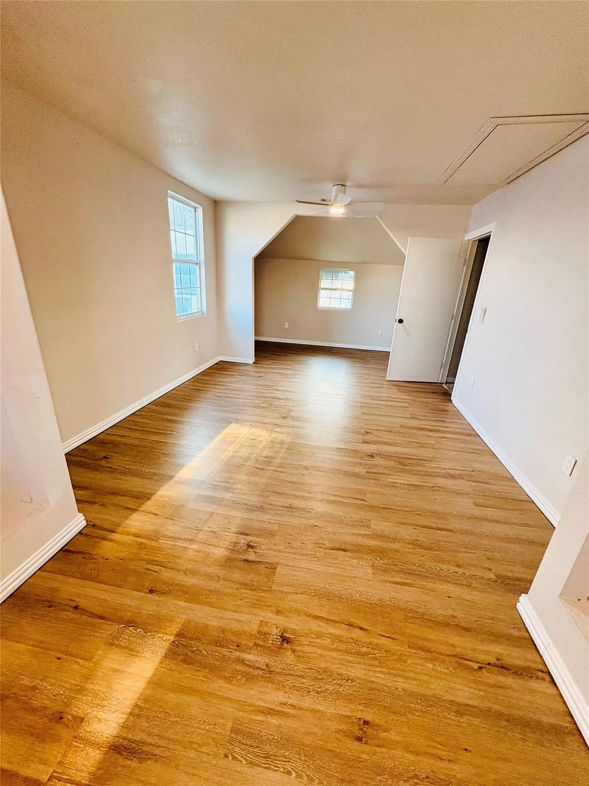 Single Family Residence For Sale in Bosque County , 119 County Road 1812, Clifton, Texas 76634, 3 Bedroom, 3 Bathroom, Garage spaces, 1,936 Sqft, built in 1965, Price $150,000, mls#21364209, Real Estate Agent in Clifton, Homes For Sale in Bosque county, Homes For Sale in Clifton, Realtor in Clifton Texas, Real Estate Brokerage Independent Realty Texas, Luminita Cordes Realtor