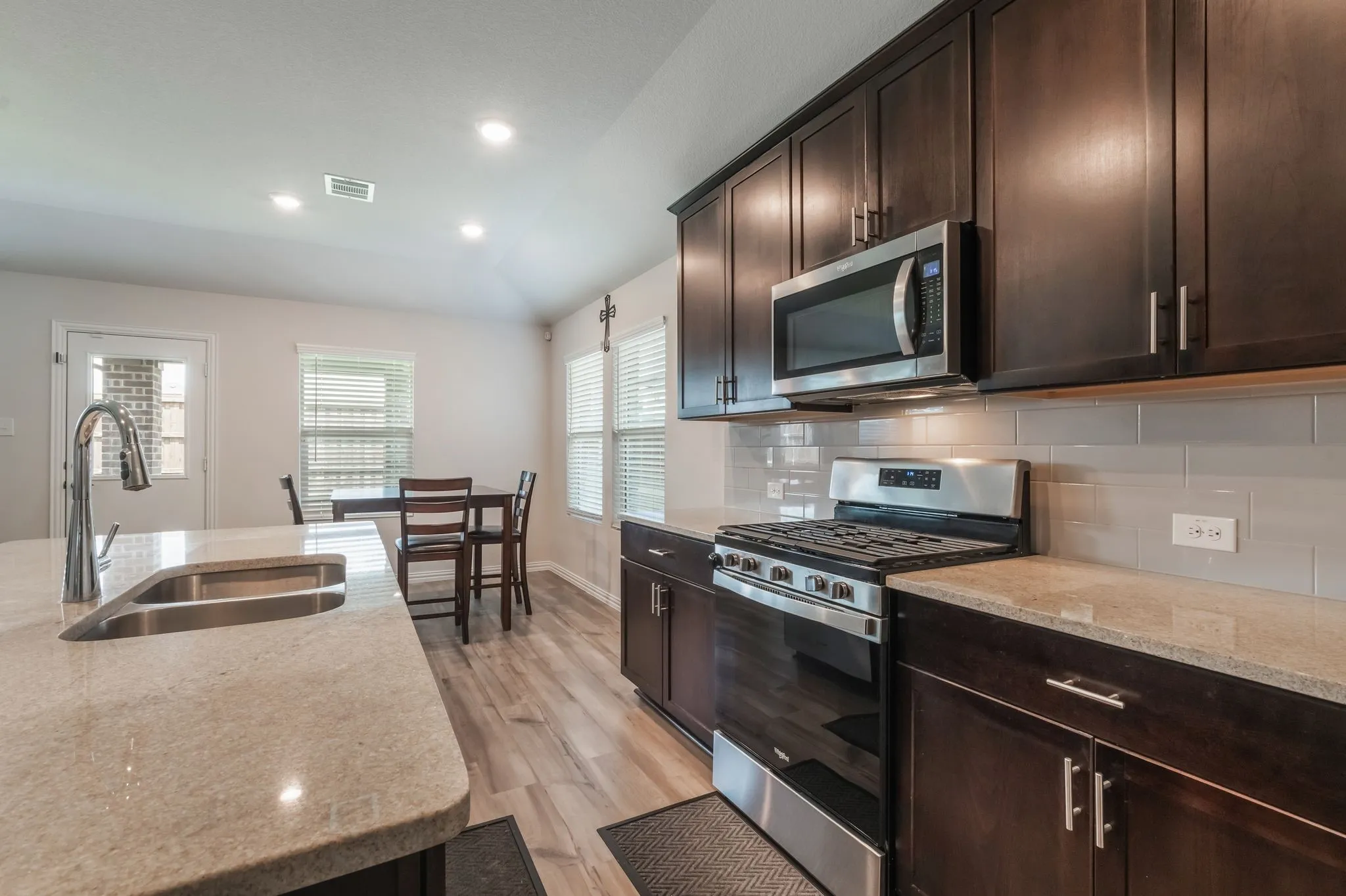 Single Family Residence For Sale in Denton County , 1805 Gold Mine Trail, Aubrey, Texas 76227, 4 Bedroom, 3 Bathroom, 2 Garage spaces, 2,270 Sqft, built in 2020, mls#21364431, Real Estate Agent in Aubrey, Homes For Sale in Denton county, Homes For Sale in Aubrey, Realtor in Aubrey Texas, Real Estate Brokerage Independent Realty Texas, Luminita Cordes Realtor