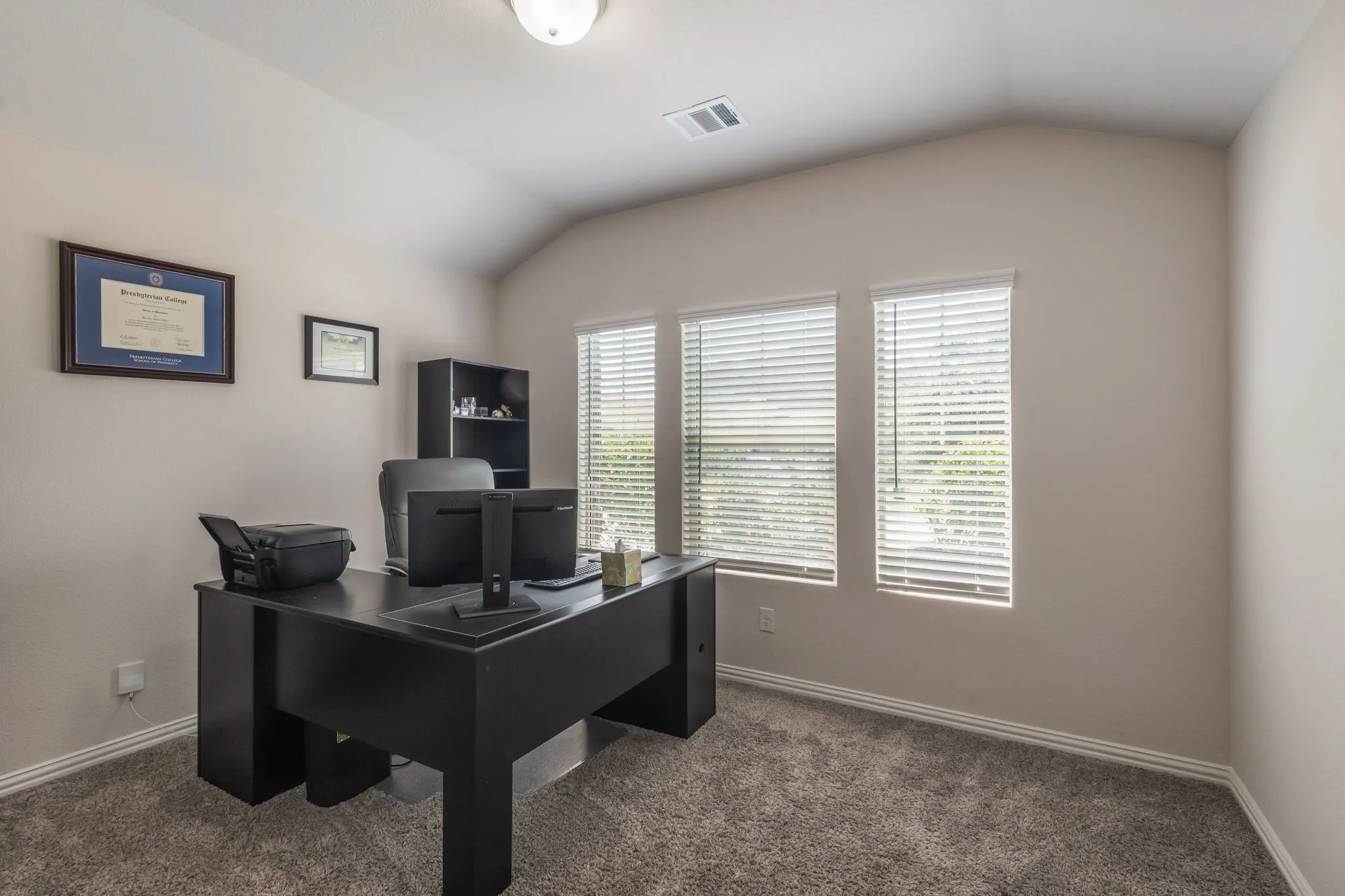 Single Family Residence For Sale in Denton County , 1805 Gold Mine Trail, Aubrey, Texas 76227, 4 Bedroom, 3 Bathroom, 2 Garage spaces, 2,270 Sqft, built in 2020, mls#21364431, Real Estate Agent in Aubrey, Homes For Sale in Denton county, Homes For Sale in Aubrey, Realtor in Aubrey Texas, Real Estate Brokerage Independent Realty Texas, Luminita Cordes Realtor