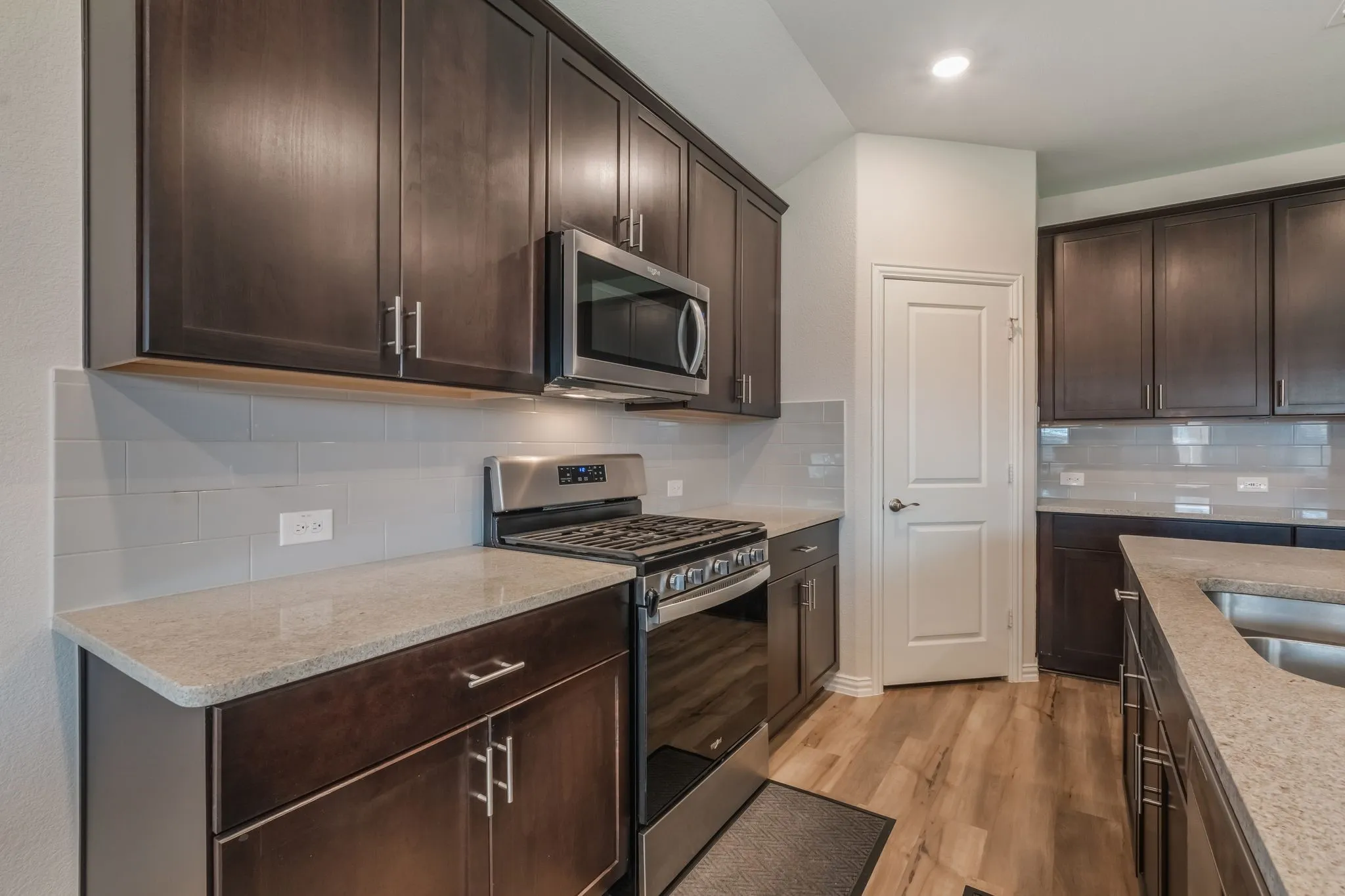 Single Family Residence For Sale in Denton County , 1805 Gold Mine Trail, Aubrey, Texas 76227, 4 Bedroom, 3 Bathroom, 2 Garage spaces, 2,270 Sqft, built in 2020, mls#21364431, Real Estate Agent in Aubrey, Homes For Sale in Denton county, Homes For Sale in Aubrey, Realtor in Aubrey Texas, Real Estate Brokerage Independent Realty Texas, Luminita Cordes Realtor