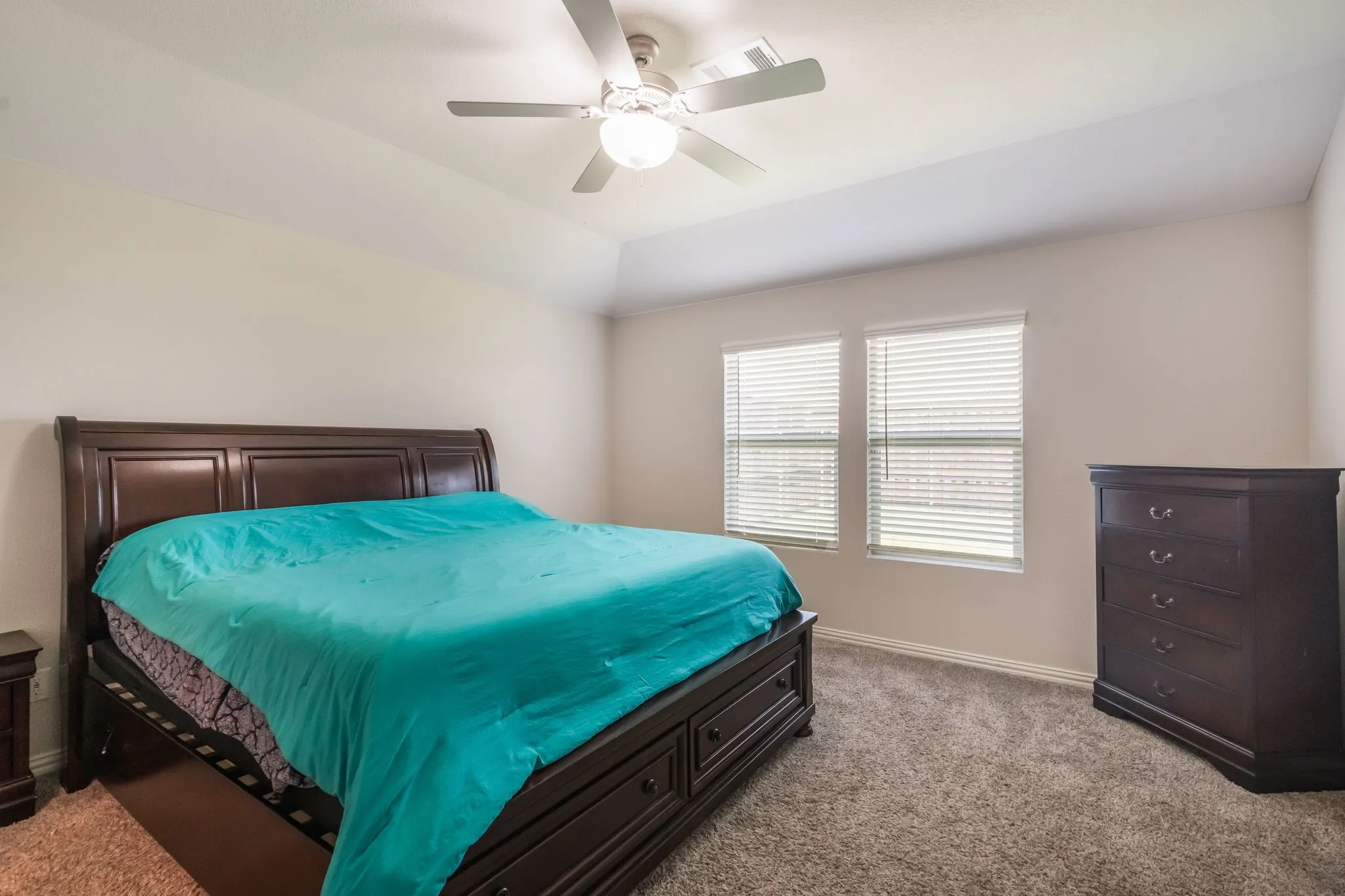 Single Family Residence For Sale in Denton County , 1805 Gold Mine Trail, Aubrey, Texas 76227, 4 Bedroom, 3 Bathroom, 2 Garage spaces, 2,270 Sqft, built in 2020, mls#21364431, Real Estate Agent in Aubrey, Homes For Sale in Denton county, Homes For Sale in Aubrey, Realtor in Aubrey Texas, Real Estate Brokerage Independent Realty Texas, Luminita Cordes Realtor