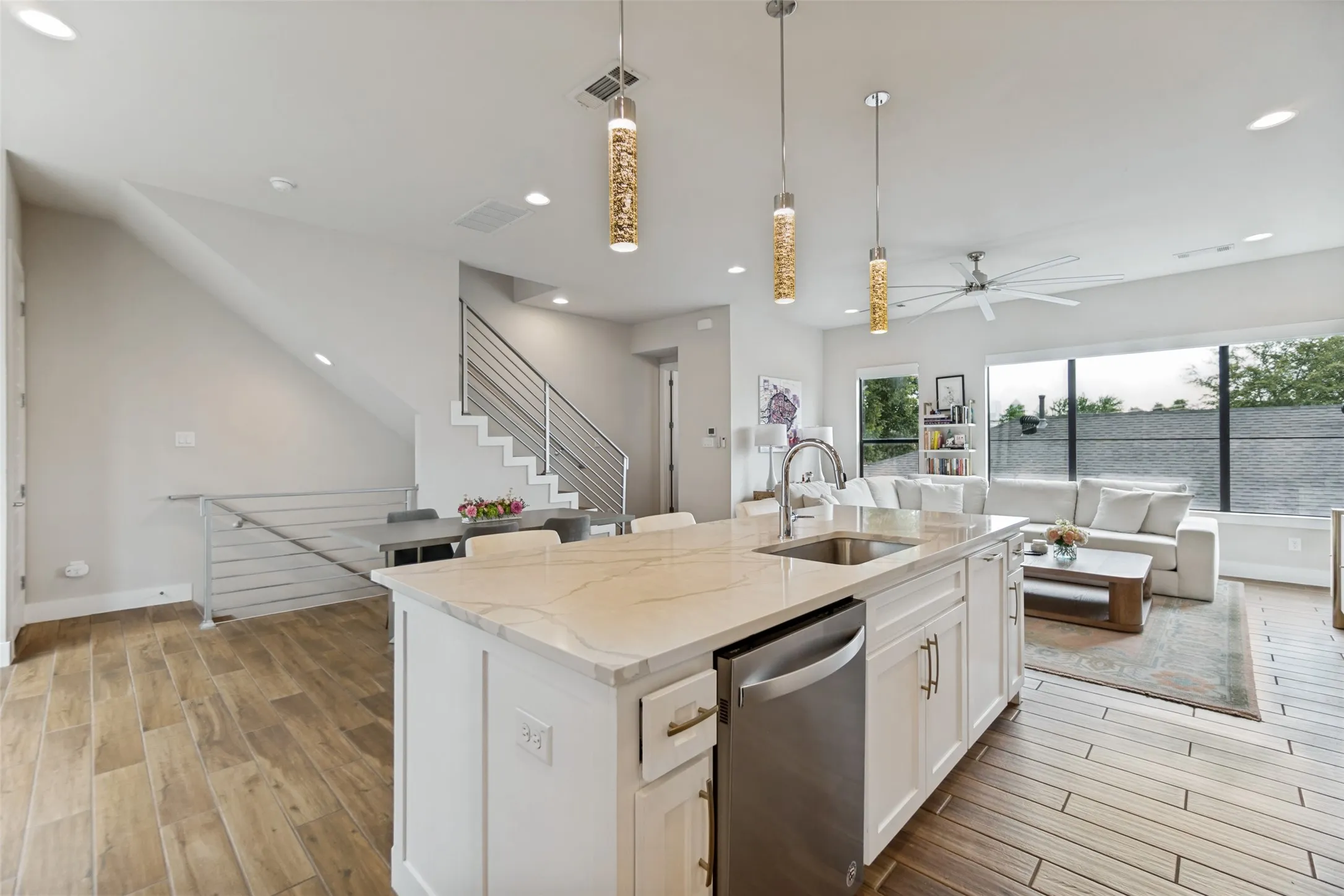 Condominium For Sale in Dallas County , 4522 Deere Street 102, Dallas, Texas 75204, 2 Bedroom, 3 Bathroom, 2 Garage spaces, 2,013 Sqft, built in 2017, mls#21363800, Real Estate Agent in Dallas, Homes For Sale in Dallas county, Homes For Sale in Dallas, Realtor in Dallas Texas, Real Estate Brokerage Independent Realty Texas, Luminita Cordes Realtor