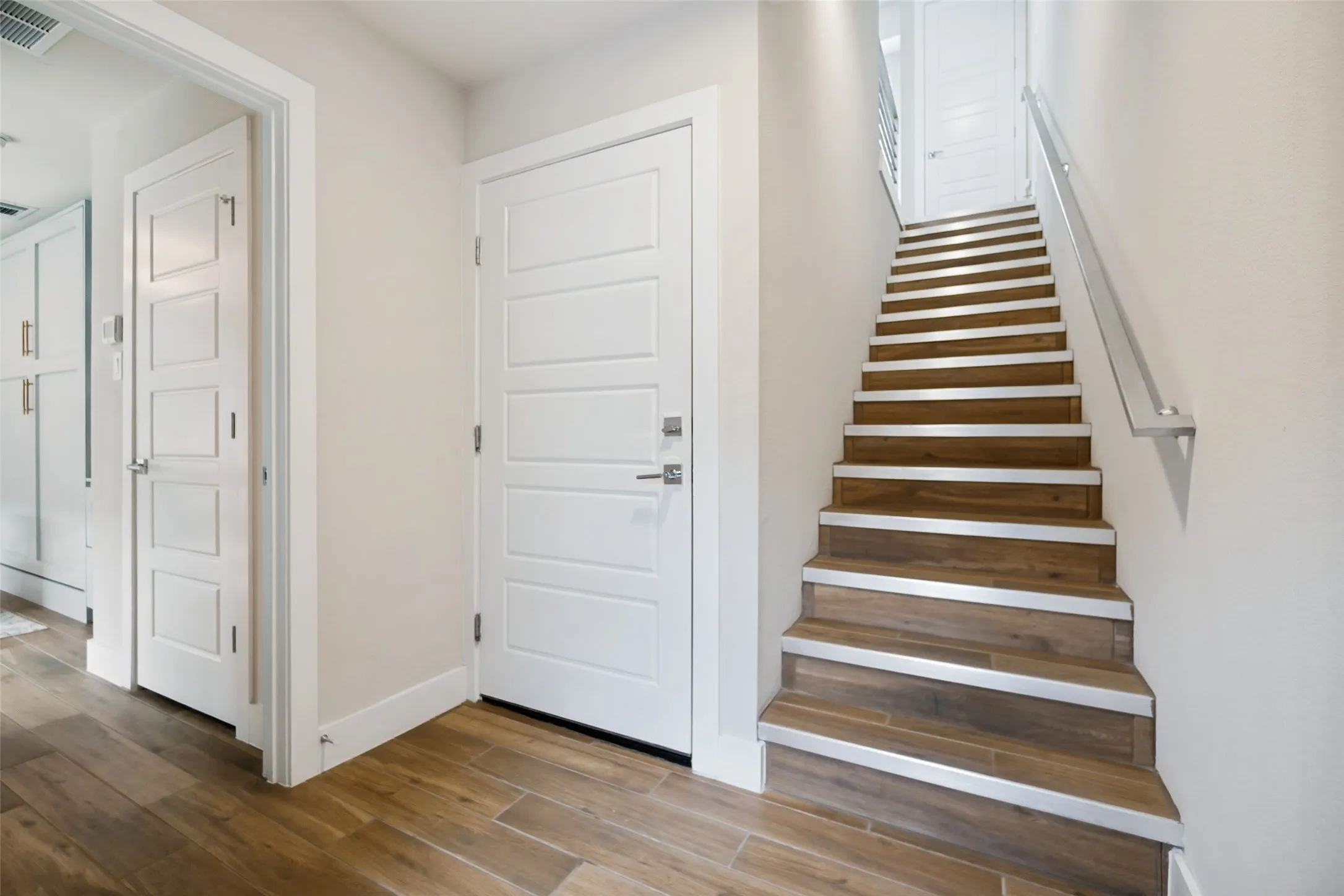 Condominium For Sale in Dallas County , 4522 Deere Street 102, Dallas, Texas 75204, 2 Bedroom, 3 Bathroom, 2 Garage spaces, 2,013 Sqft, built in 2017, mls#21363800, Real Estate Agent in Dallas, Homes For Sale in Dallas county, Homes For Sale in Dallas, Realtor in Dallas Texas, Real Estate Brokerage Independent Realty Texas, Luminita Cordes Realtor