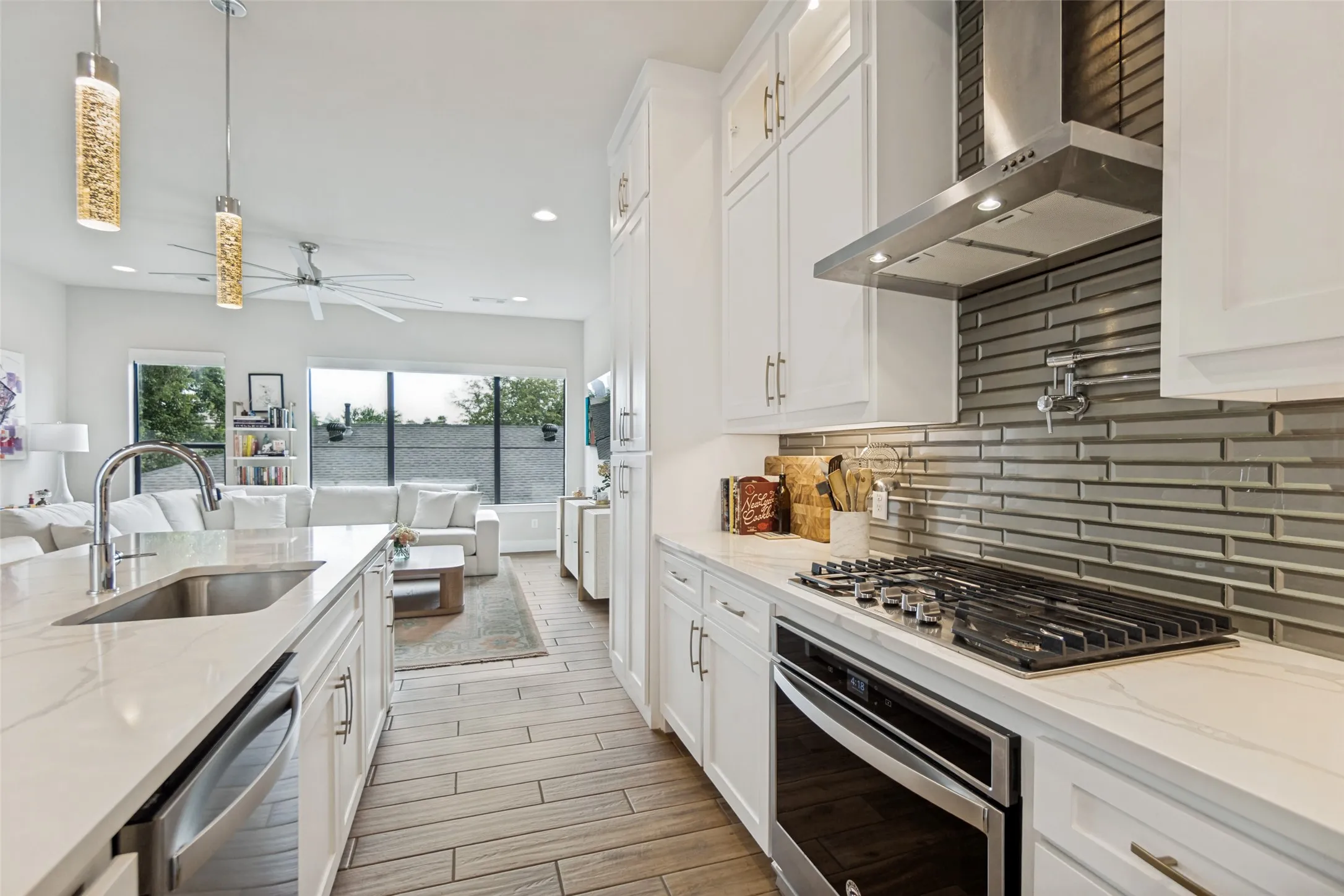 Condominium For Sale in Dallas County , 4522 Deere Street 102, Dallas, Texas 75204, 2 Bedroom, 3 Bathroom, 2 Garage spaces, 2,013 Sqft, built in 2017, mls#21363800, Real Estate Agent in Dallas, Homes For Sale in Dallas county, Homes For Sale in Dallas, Realtor in Dallas Texas, Real Estate Brokerage Independent Realty Texas, Luminita Cordes Realtor