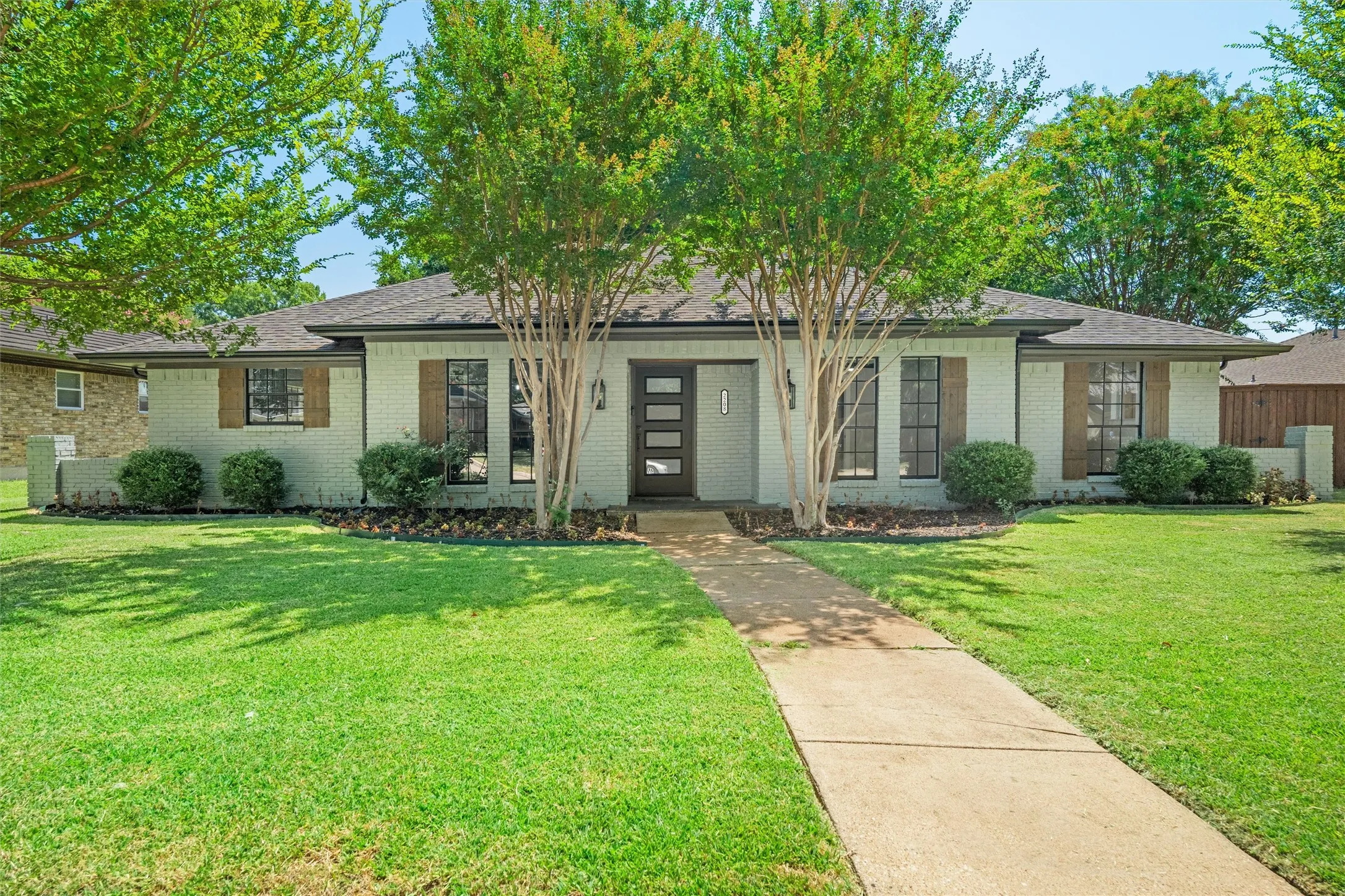 Single Family Residence For Sale in Collin County , 2208 Newcastle Circle, Plano, Texas 75075, 3 Bedroom, 2 Bathroom, 2 Garage spaces, 1,874 Sqft, built in 1976, mls#21362448, Real Estate Agent in Plano, Homes For Sale in Collin county, Homes For Sale in Plano, Realtor in Plano Texas, Real Estate Brokerage Independent Realty Texas, Luminita Cordes Realtor