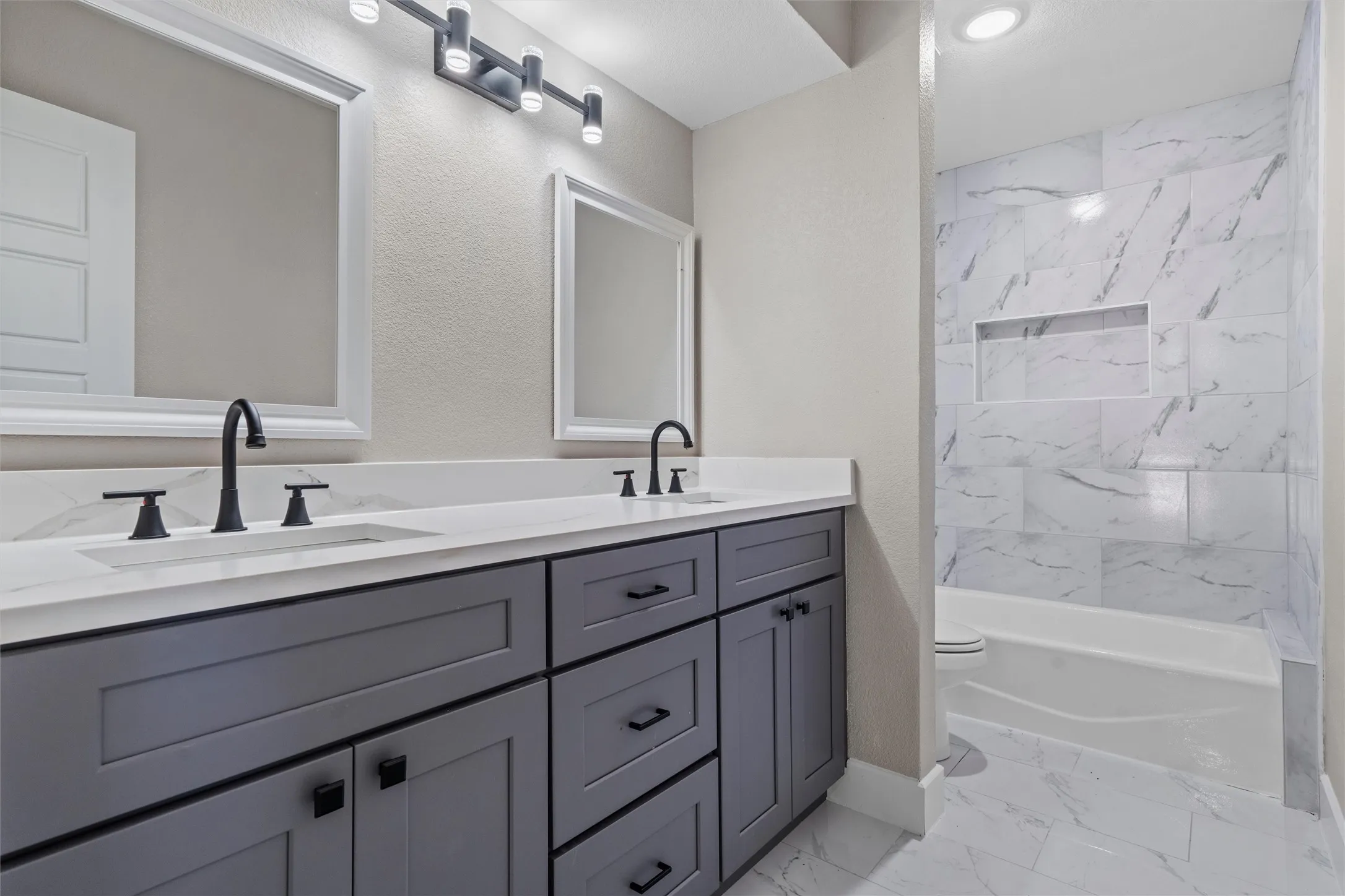 Single Family Residence For Sale in Collin County , 2208 Newcastle Circle, Plano, Texas 75075, 3 Bedroom, 2 Bathroom, 2 Garage spaces, 1,874 Sqft, built in 1976, mls#21362448, Real Estate Agent in Plano, Homes For Sale in Collin county, Homes For Sale in Plano, Realtor in Plano Texas, Real Estate Brokerage Independent Realty Texas, Luminita Cordes Realtor