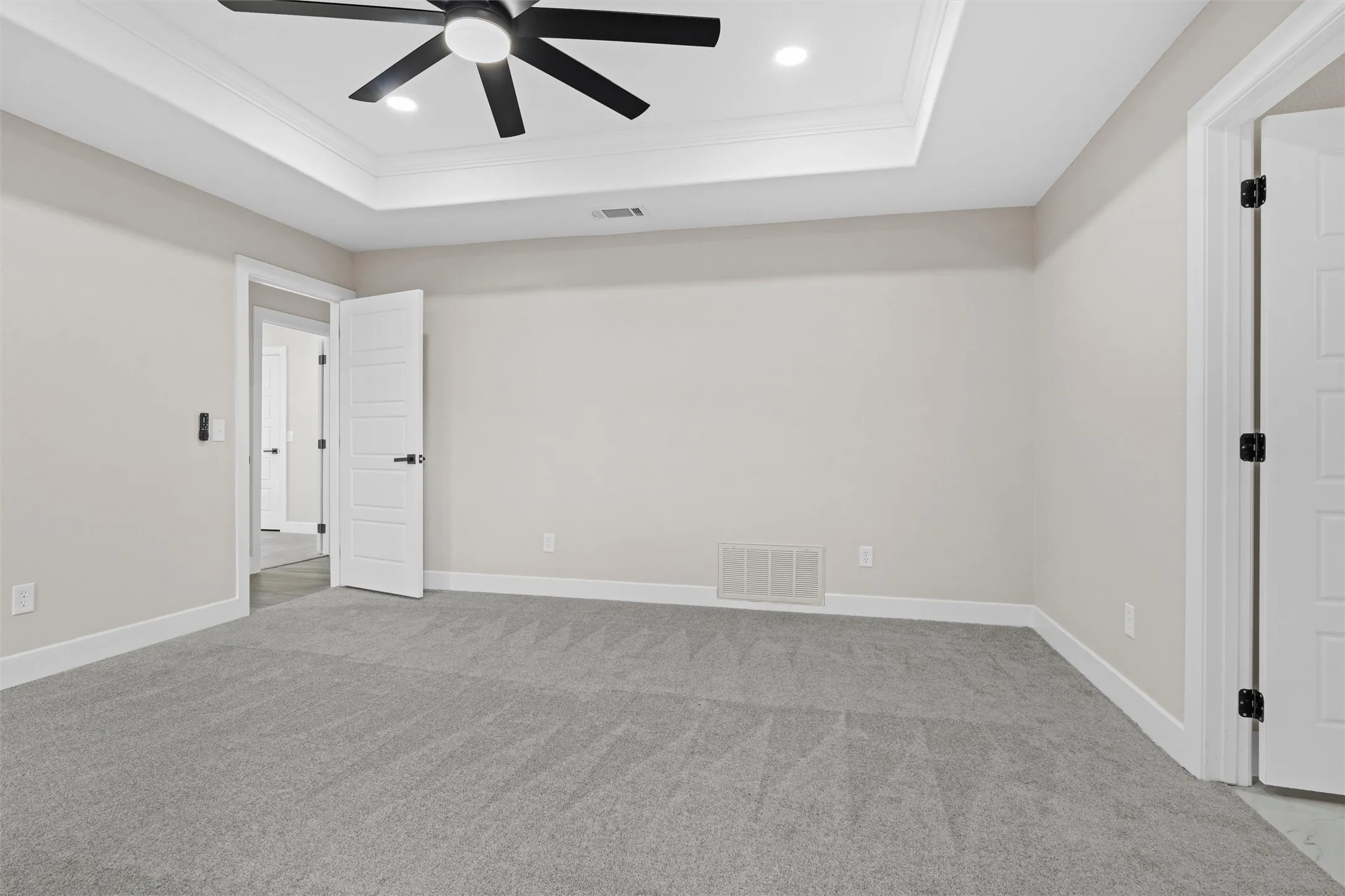 Single Family Residence For Sale in Collin County , 2208 Newcastle Circle, Plano, Texas 75075, 3 Bedroom, 2 Bathroom, 2 Garage spaces, 1,874 Sqft, built in 1976, mls#21362448, Real Estate Agent in Plano, Homes For Sale in Collin county, Homes For Sale in Plano, Realtor in Plano Texas, Real Estate Brokerage Independent Realty Texas, Luminita Cordes Realtor