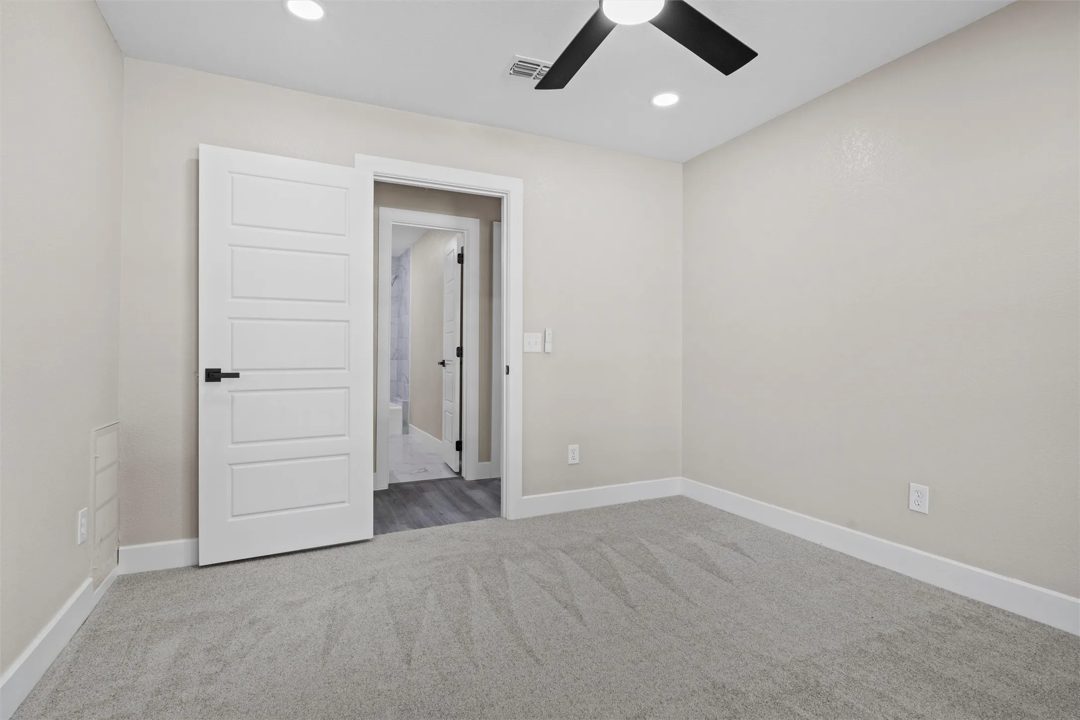 Single Family Residence For Sale in Collin County , 2208 Newcastle Circle, Plano, Texas 75075, 3 Bedroom, 2 Bathroom, 2 Garage spaces, 1,874 Sqft, built in 1976, mls#21362448, Real Estate Agent in Plano, Homes For Sale in Collin county, Homes For Sale in Plano, Realtor in Plano Texas, Real Estate Brokerage Independent Realty Texas, Luminita Cordes Realtor