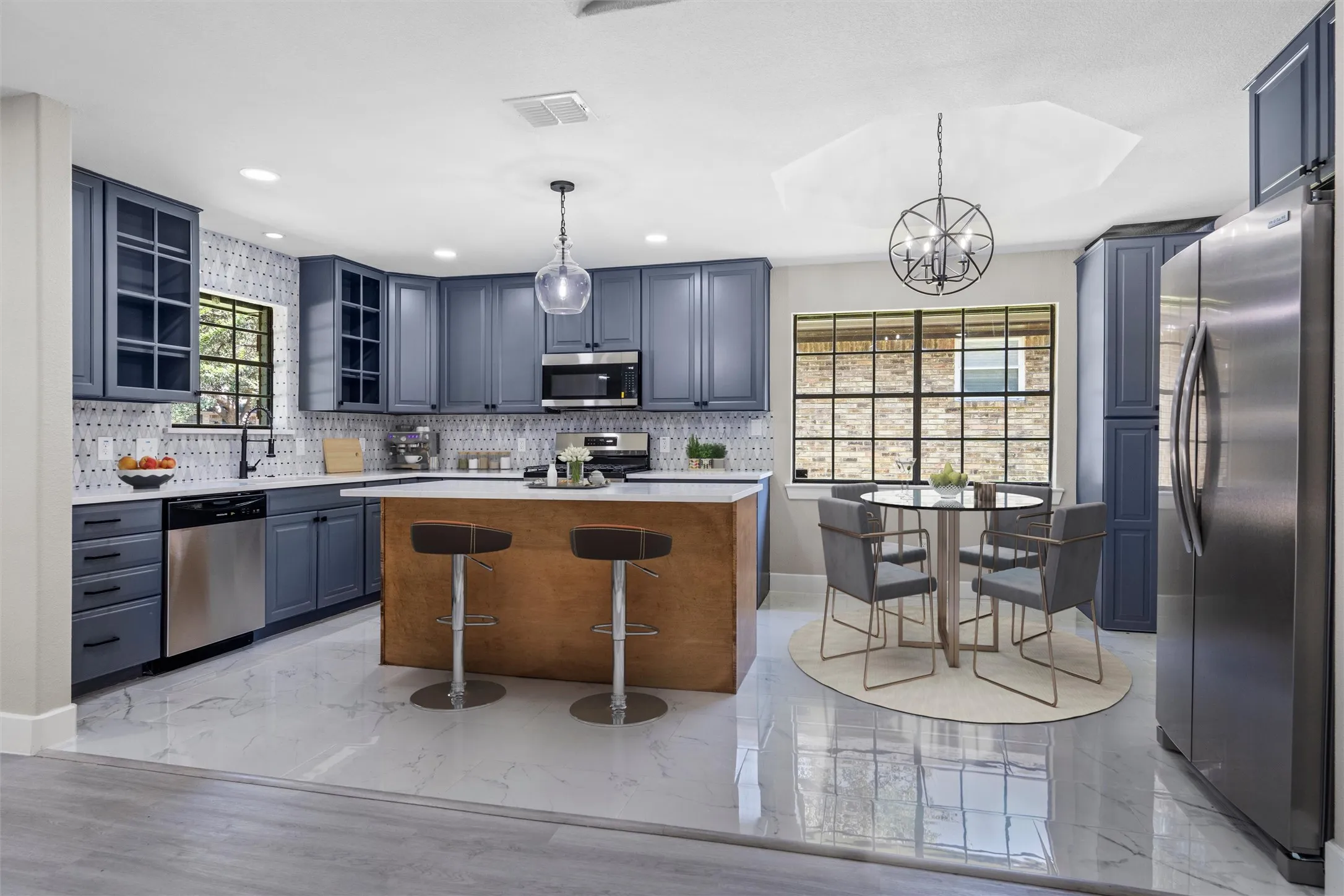 Single Family Residence For Sale in Collin County , 2208 Newcastle Circle, Plano, Texas 75075, 3 Bedroom, 2 Bathroom, 2 Garage spaces, 1,874 Sqft, built in 1976, mls#21362448, Real Estate Agent in Plano, Homes For Sale in Collin county, Homes For Sale in Plano, Realtor in Plano Texas, Real Estate Brokerage Independent Realty Texas, Luminita Cordes Realtor