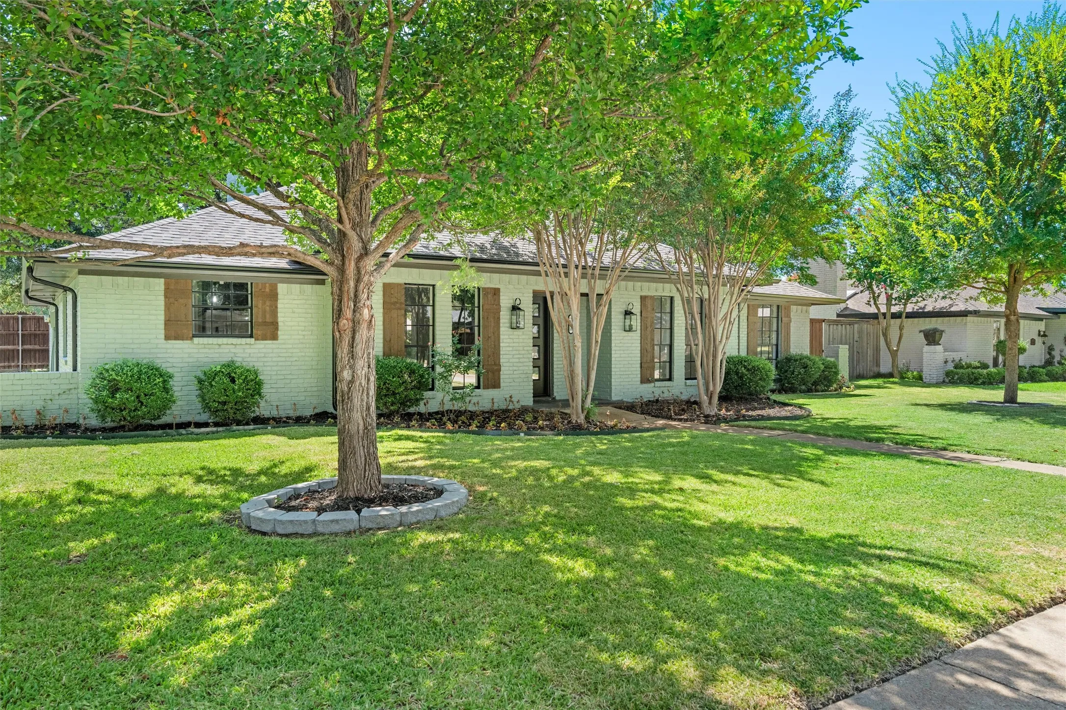 Single Family Residence For Sale in Collin County , 2208 Newcastle Circle, Plano, Texas 75075, 3 Bedroom, 2 Bathroom, 2 Garage spaces, 1,874 Sqft, built in 1976, mls#21362448, Real Estate Agent in Plano, Homes For Sale in Collin county, Homes For Sale in Plano, Realtor in Plano Texas, Real Estate Brokerage Independent Realty Texas, Luminita Cordes Realtor