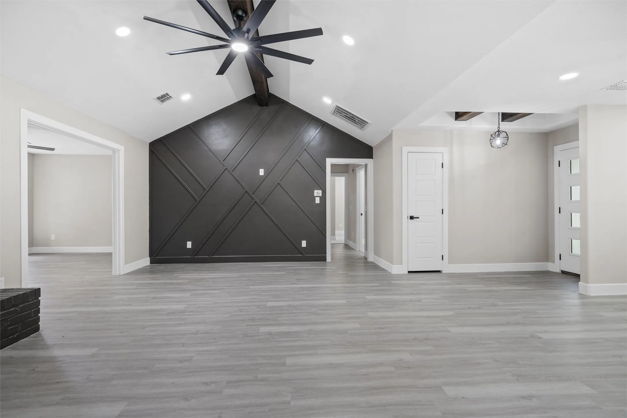 Single Family Residence For Sale in Collin County , 2208 Newcastle Circle, Plano, Texas 75075, 3 Bedroom, 2 Bathroom, 2 Garage spaces, 1,874 Sqft, built in 1976, mls#21362448, Real Estate Agent in Plano, Homes For Sale in Collin county, Homes For Sale in Plano, Realtor in Plano Texas, Real Estate Brokerage Independent Realty Texas, Luminita Cordes Realtor
