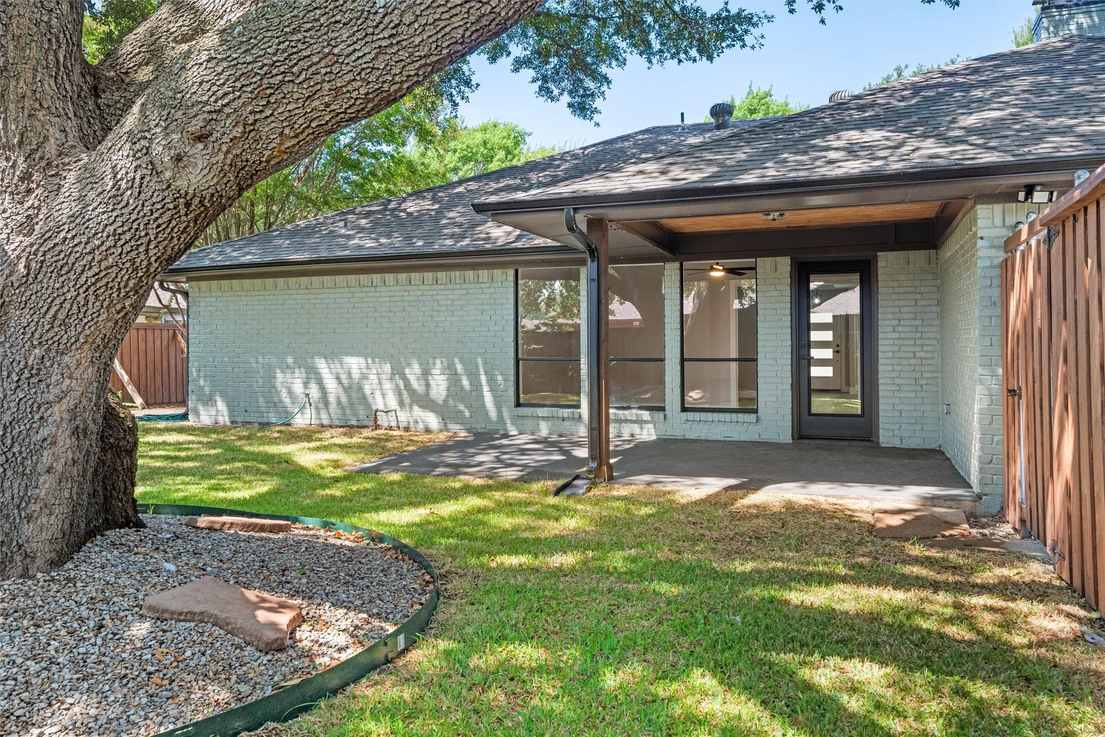 Single Family Residence For Sale in Collin County , 2208 Newcastle Circle, Plano, Texas 75075, 3 Bedroom, 2 Bathroom, 2 Garage spaces, 1,874 Sqft, built in 1976, mls#21362448, Real Estate Agent in Plano, Homes For Sale in Collin county, Homes For Sale in Plano, Realtor in Plano Texas, Real Estate Brokerage Independent Realty Texas, Luminita Cordes Realtor