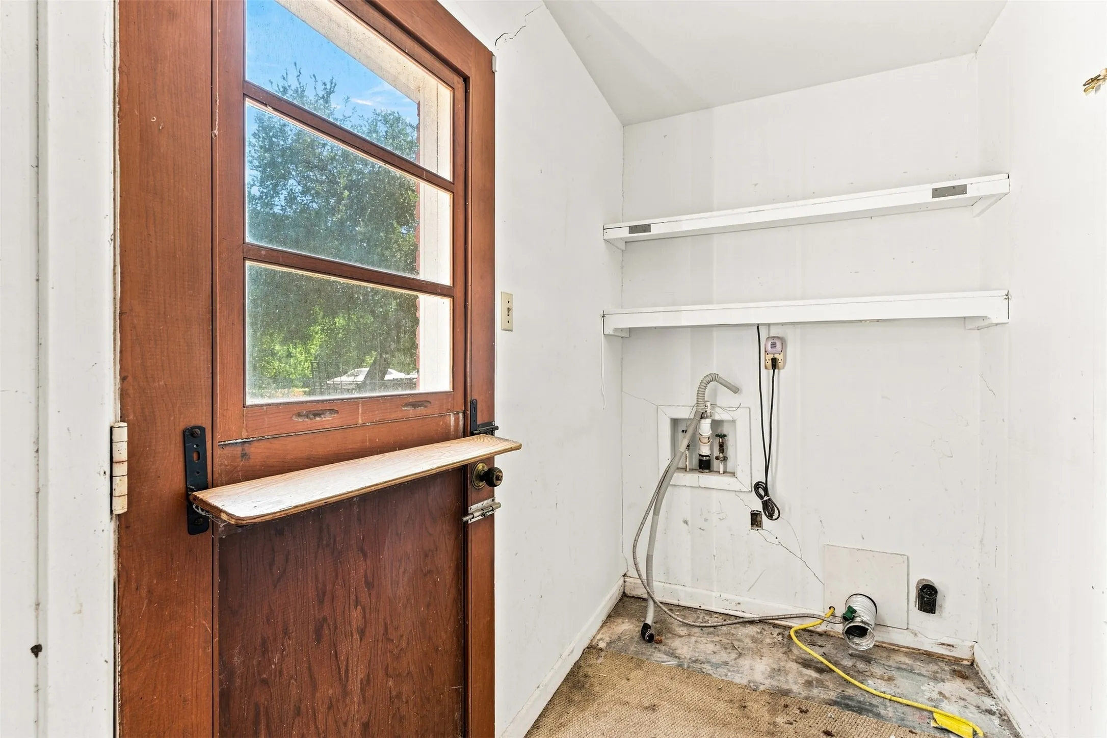 Single Family Residence For Sale in Falls County , 106 Royal Drive, Marlin, Texas 76661, 3 Bedroom, 2 Bathroom, 2 Garage spaces, 1,449 Sqft, built in 1967, mls#21364389, Real Estate Agent in Marlin, Homes For Sale in Falls county, Homes For Sale in Marlin, Realtor in Marlin Texas, Real Estate Brokerage Independent Realty Texas, Luminita Cordes Realtor