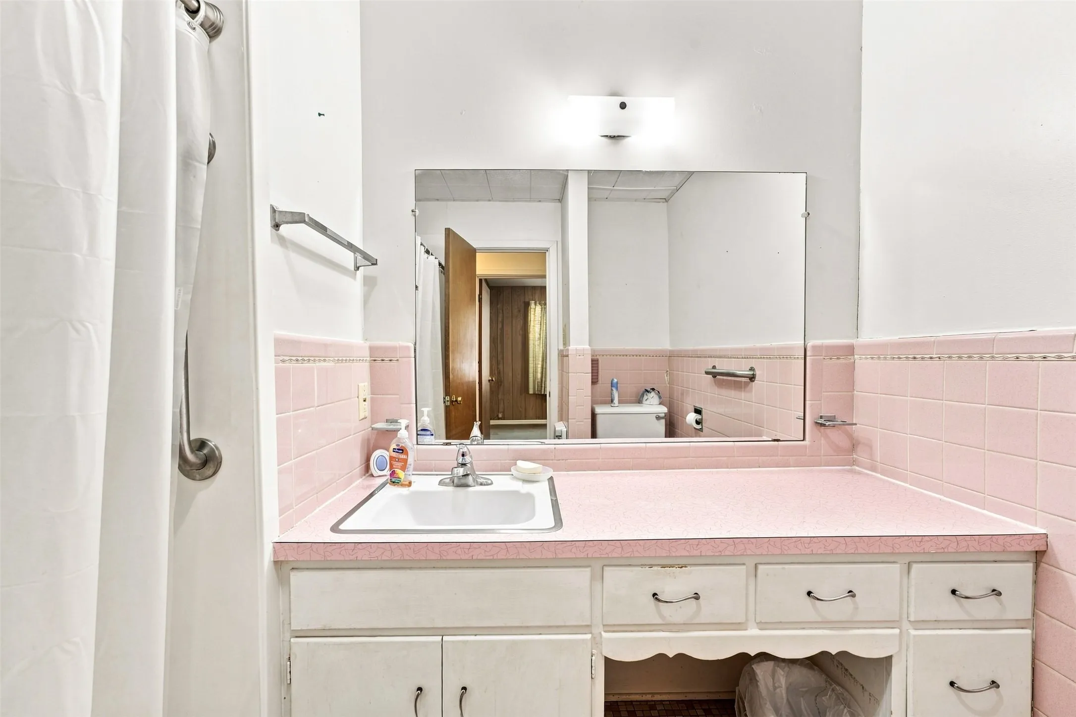 Single Family Residence For Sale in Falls County , 106 Royal Drive, Marlin, Texas 76661, 3 Bedroom, 2 Bathroom, 2 Garage spaces, 1,449 Sqft, built in 1967, mls#21364389, Real Estate Agent in Marlin, Homes For Sale in Falls county, Homes For Sale in Marlin, Realtor in Marlin Texas, Real Estate Brokerage Independent Realty Texas, Luminita Cordes Realtor