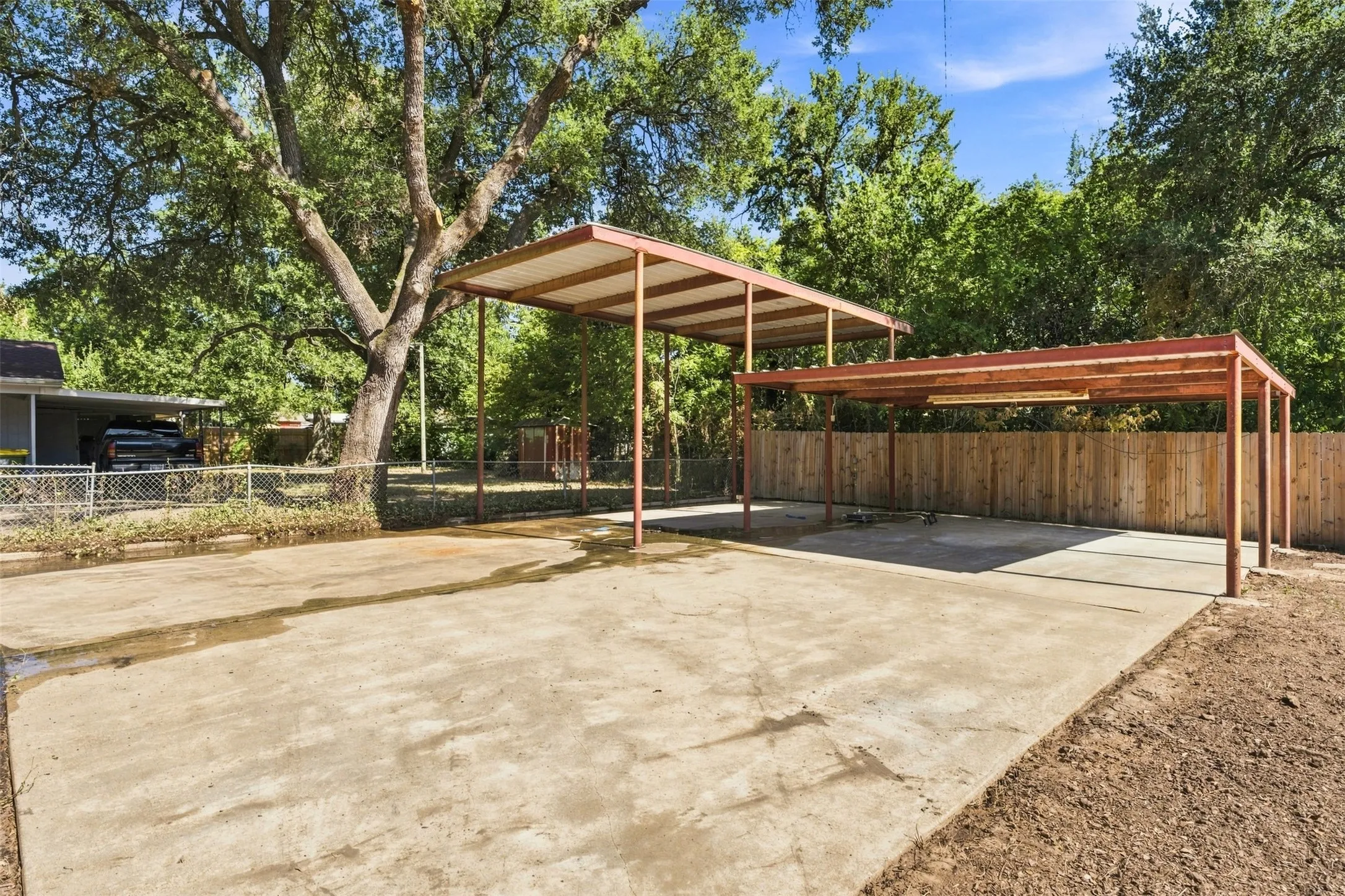Single Family Residence For Sale in Falls County , 106 Royal Drive, Marlin, Texas 76661, 3 Bedroom, 2 Bathroom, 2 Garage spaces, 1,449 Sqft, built in 1967, mls#21364389, Real Estate Agent in Marlin, Homes For Sale in Falls county, Homes For Sale in Marlin, Realtor in Marlin Texas, Real Estate Brokerage Independent Realty Texas, Luminita Cordes Realtor