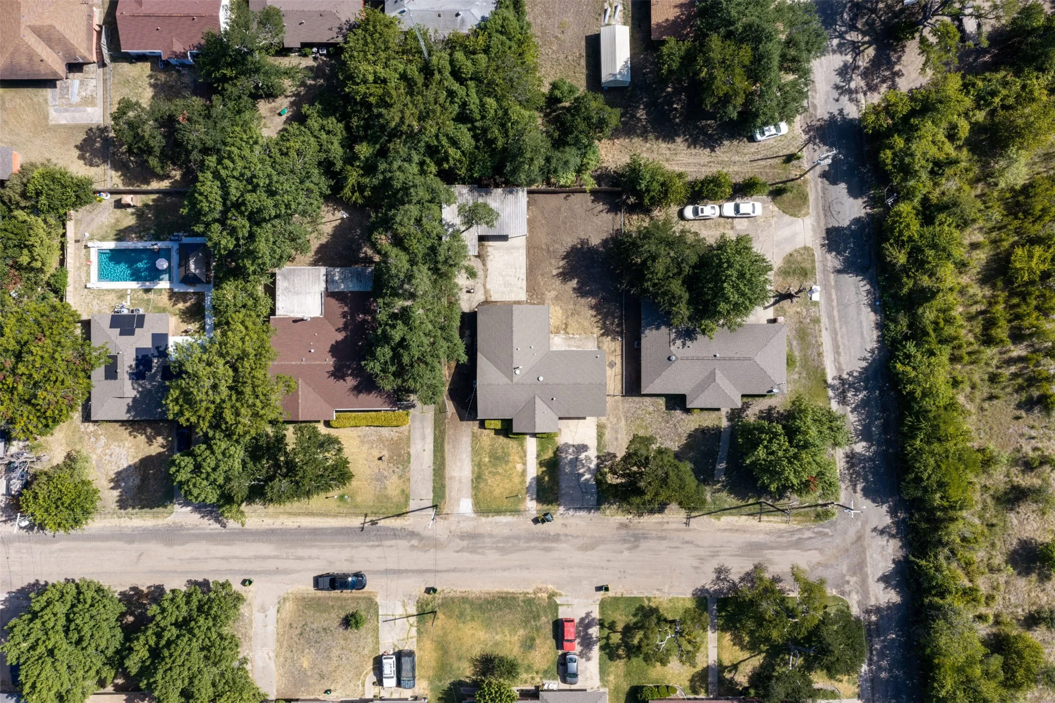 Single Family Residence For Sale in Falls County , 106 Royal Drive, Marlin, Texas 76661, 3 Bedroom, 2 Bathroom, 2 Garage spaces, 1,449 Sqft, built in 1967, mls#21364389, Real Estate Agent in Marlin, Homes For Sale in Falls county, Homes For Sale in Marlin, Realtor in Marlin Texas, Real Estate Brokerage Independent Realty Texas, Luminita Cordes Realtor