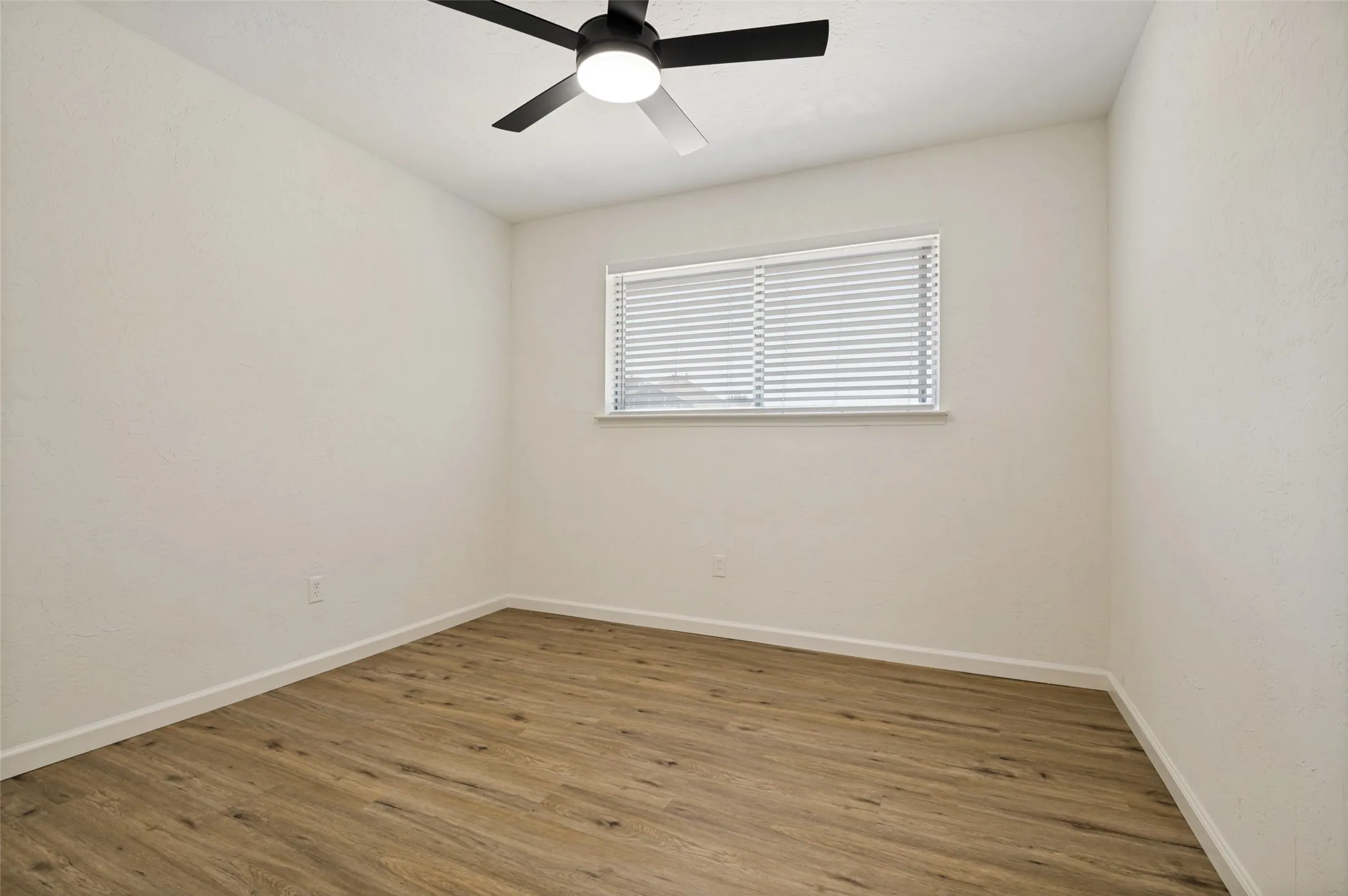 Single Family Residence For Sale in Dallas County , 502 Brian Drive, Grand Prairie, Texas 75052, 3 Bedroom, 2 Bathroom, 2 Garage spaces, 1,458 Sqft, built in 1975, mls#21363791, Real Estate Agent in Grand Prairie, Homes For Sale in Dallas county, Homes For Sale in Grand Prairie, Realtor in Grand Prairie Texas, Real Estate Brokerage Independent Realty Texas, Luminita Cordes Realtor