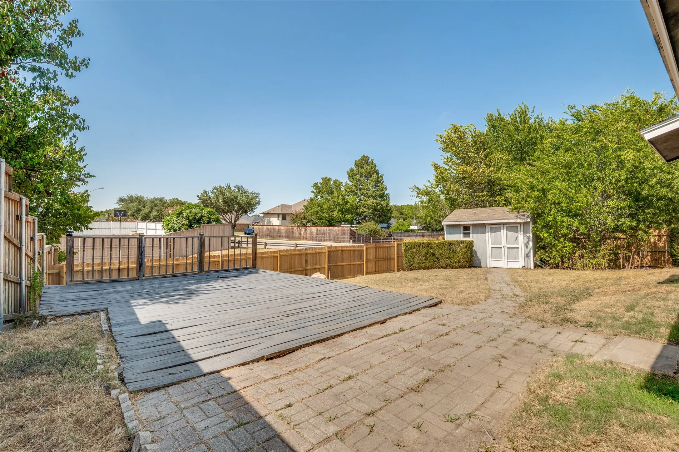 Single Family Residence For Sale in Dallas County , 502 Brian Drive, Grand Prairie, Texas 75052, 3 Bedroom, 2 Bathroom, 2 Garage spaces, 1,458 Sqft, built in 1975, mls#21363791, Real Estate Agent in Grand Prairie, Homes For Sale in Dallas county, Homes For Sale in Grand Prairie, Realtor in Grand Prairie Texas, Real Estate Brokerage Independent Realty Texas, Luminita Cordes Realtor