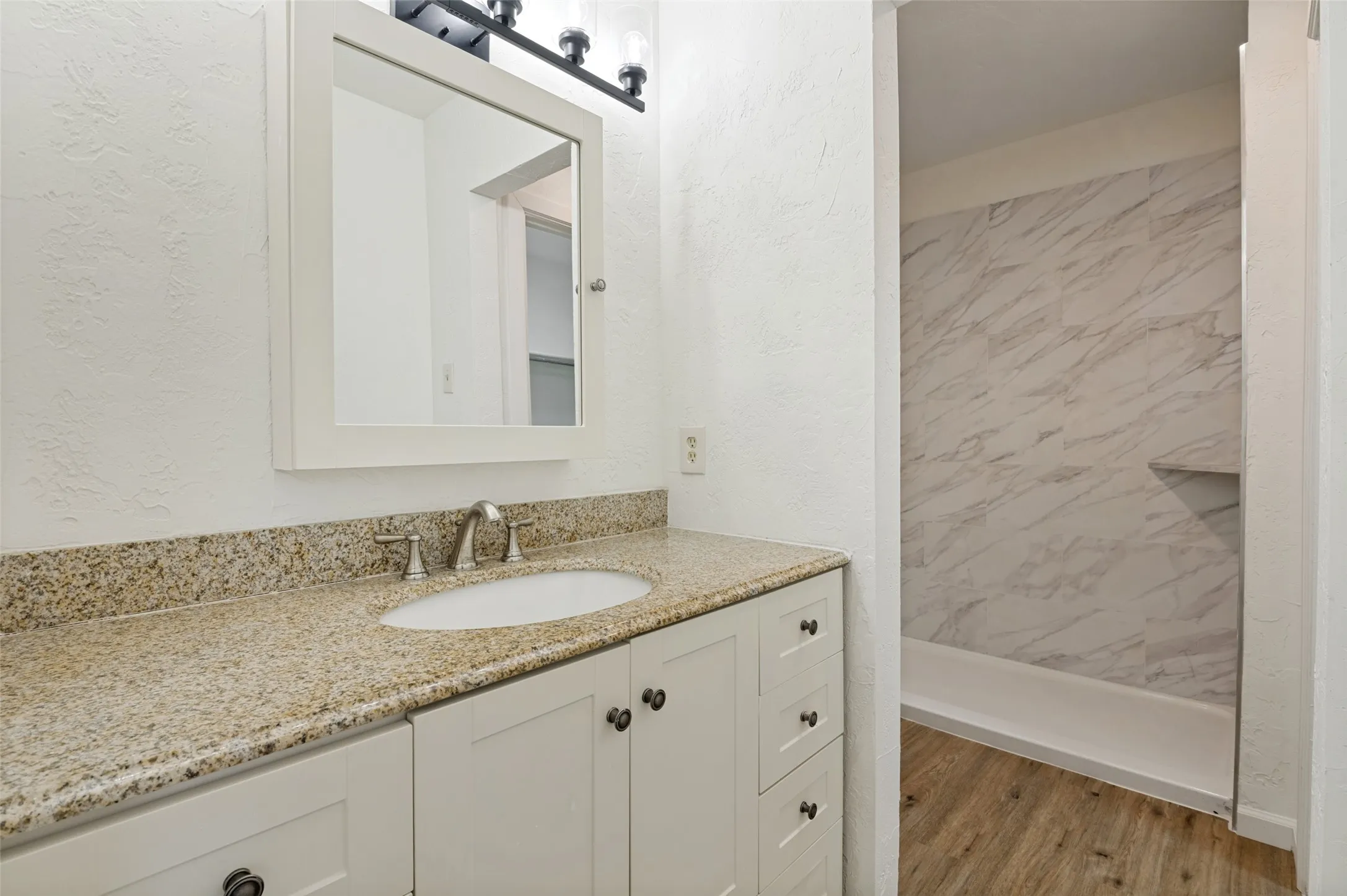 Single Family Residence For Sale in Dallas County , 502 Brian Drive, Grand Prairie, Texas 75052, 3 Bedroom, 2 Bathroom, 2 Garage spaces, 1,458 Sqft, built in 1975, mls#21363791, Real Estate Agent in Grand Prairie, Homes For Sale in Dallas county, Homes For Sale in Grand Prairie, Realtor in Grand Prairie Texas, Real Estate Brokerage Independent Realty Texas, Luminita Cordes Realtor