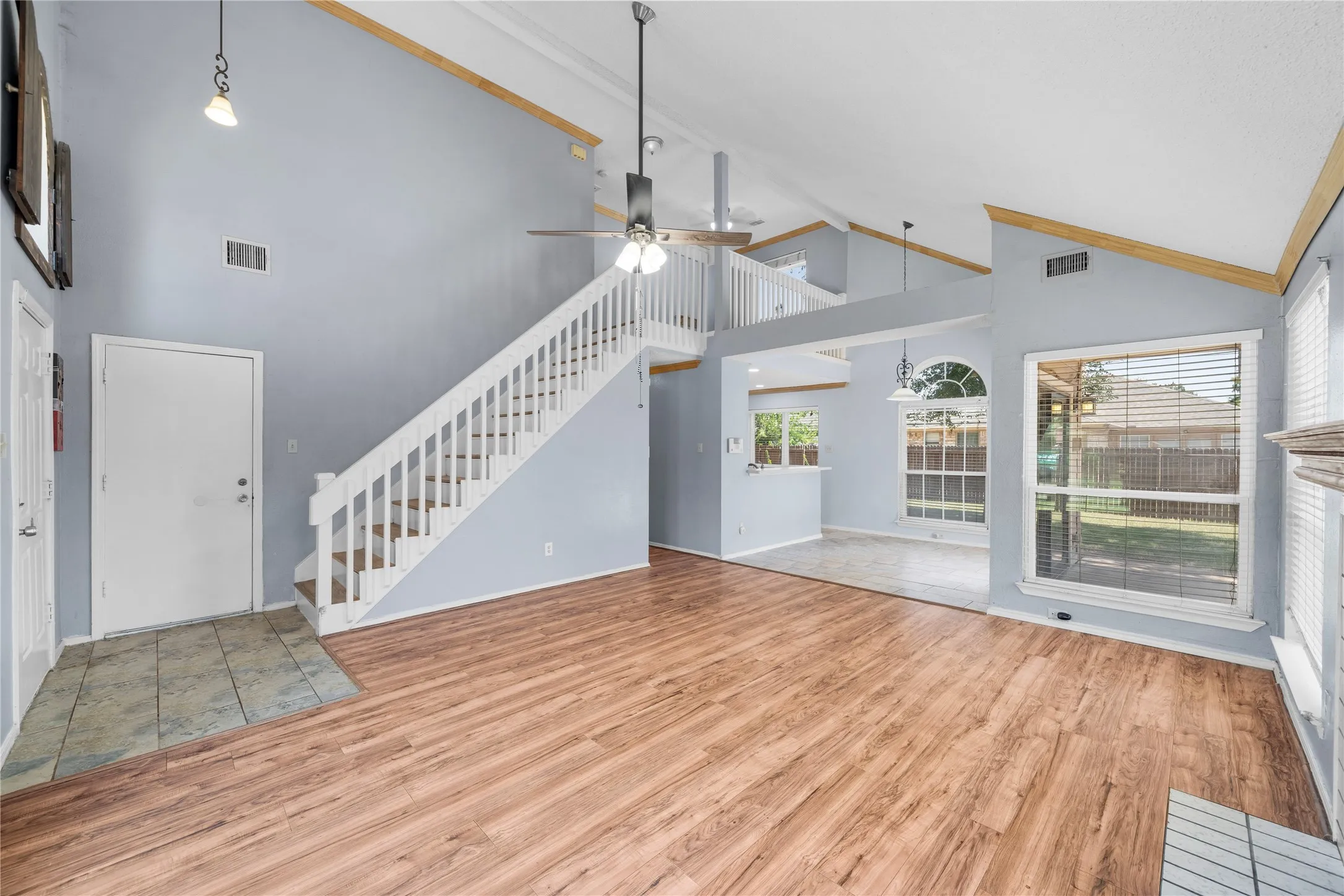 Single Family Residence For Sale in Tarrant County , 6315 Fairlane Drive, Arlington, Texas 76001, 3 Bedroom, 2 Bathroom, 2 Garage spaces, 1,526 Sqft, built in 1985, mls#21362831, Real Estate Agent in Arlington, Homes For Sale in Tarrant county, Homes For Sale in Arlington, Realtor in Arlington Texas, Real Estate Brokerage Independent Realty Texas, Luminita Cordes Realtor