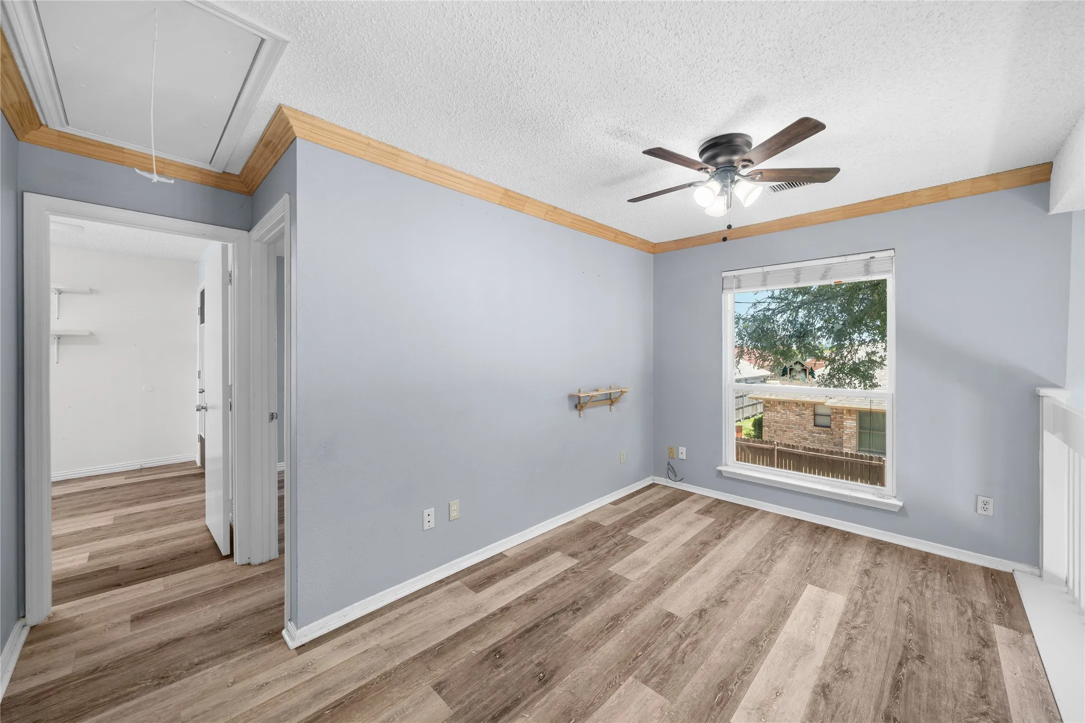 Single Family Residence For Sale in Tarrant County , 6315 Fairlane Drive, Arlington, Texas 76001, 3 Bedroom, 2 Bathroom, 2 Garage spaces, 1,526 Sqft, built in 1985, mls#21362831, Real Estate Agent in Arlington, Homes For Sale in Tarrant county, Homes For Sale in Arlington, Realtor in Arlington Texas, Real Estate Brokerage Independent Realty Texas, Luminita Cordes Realtor