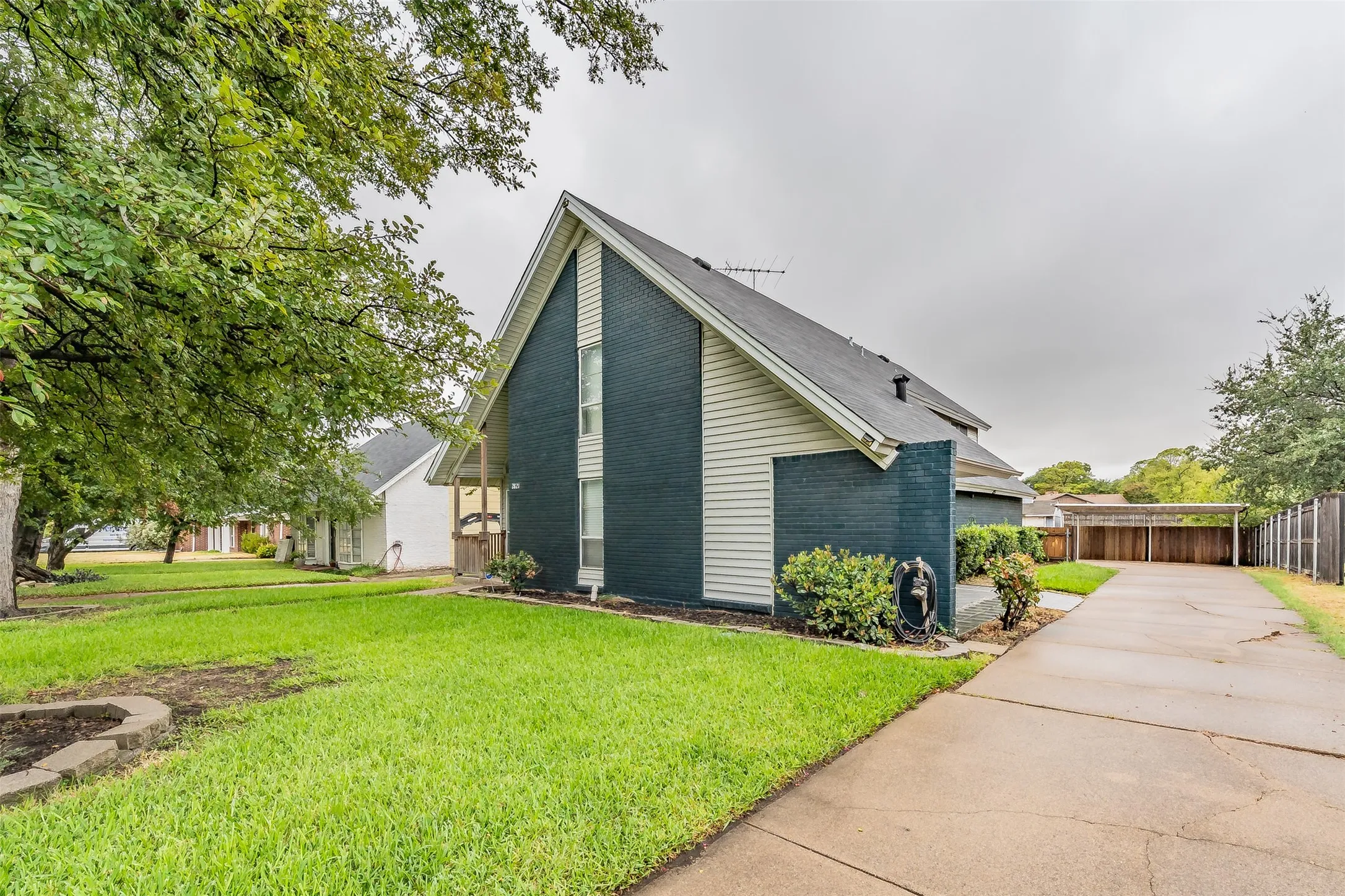 Single Family Residence For Rent in Dallas County , 2821 Cheyenne Street, Irving, Texas 75062, 3 Bedroom, 3 Bathroom, Garage spaces, 1,894 Sqft, built in 1964, mls#21351743, Real Estate Agent in Irving, Homes For Rent in Dallas county, Homes For Rent in Irving, Realtor in Irving Texas, Real Estate Brokerage Independent Realty Texas, Luminita Cordes Realtor