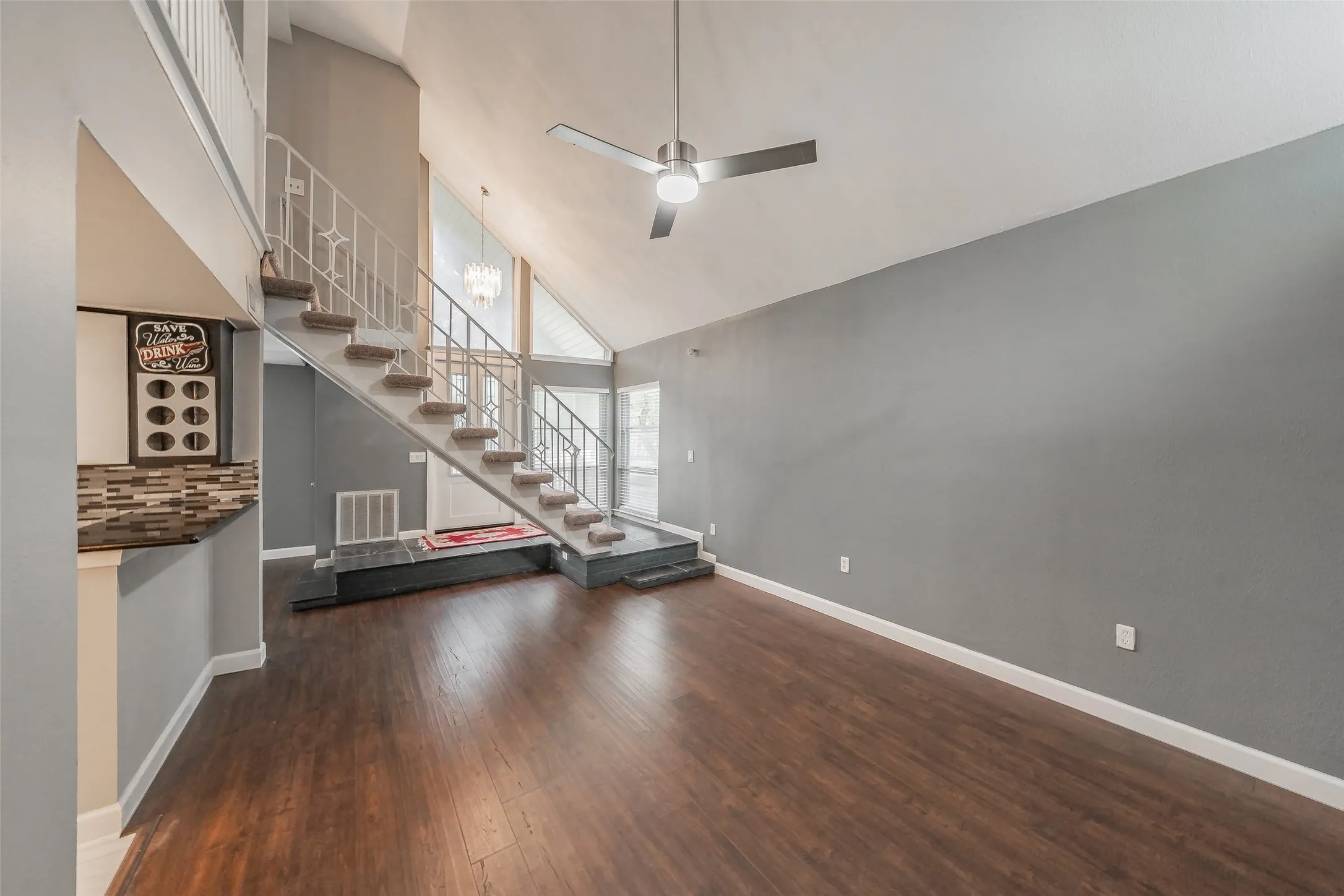 Single Family Residence For Rent in Dallas County , 2821 Cheyenne Street, Irving, Texas 75062, 3 Bedroom, 3 Bathroom, Garage spaces, 1,894 Sqft, built in 1964, mls#21351743, Real Estate Agent in Irving, Homes For Rent in Dallas county, Homes For Rent in Irving, Realtor in Irving Texas, Real Estate Brokerage Independent Realty Texas, Luminita Cordes Realtor