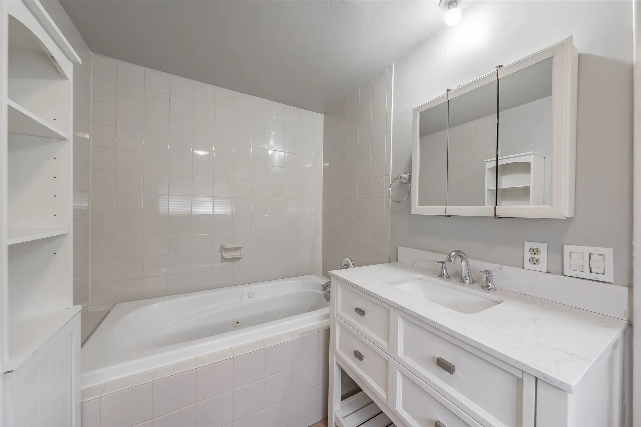 Single Family Residence For Rent in Dallas County , 2821 Cheyenne Street, Irving, Texas 75062, 3 Bedroom, 3 Bathroom, Garage spaces, 1,894 Sqft, built in 1964, mls#21351743, Real Estate Agent in Irving, Homes For Rent in Dallas county, Homes For Rent in Irving, Realtor in Irving Texas, Real Estate Brokerage Independent Realty Texas, Luminita Cordes Realtor