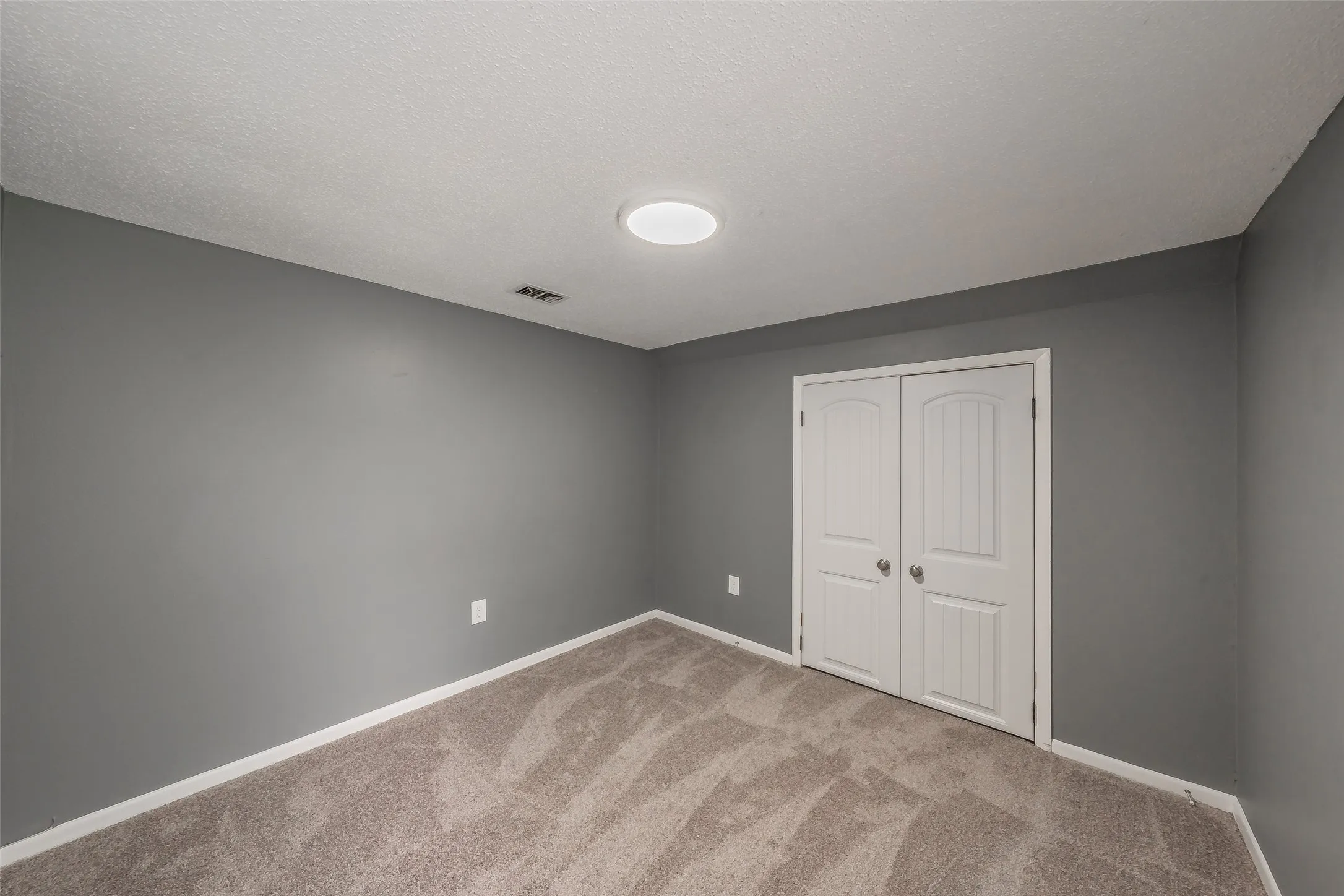Single Family Residence For Rent in Dallas County , 2821 Cheyenne Street, Irving, Texas 75062, 3 Bedroom, 3 Bathroom, Garage spaces, 1,894 Sqft, built in 1964, mls#21351743, Real Estate Agent in Irving, Homes For Rent in Dallas county, Homes For Rent in Irving, Realtor in Irving Texas, Real Estate Brokerage Independent Realty Texas, Luminita Cordes Realtor