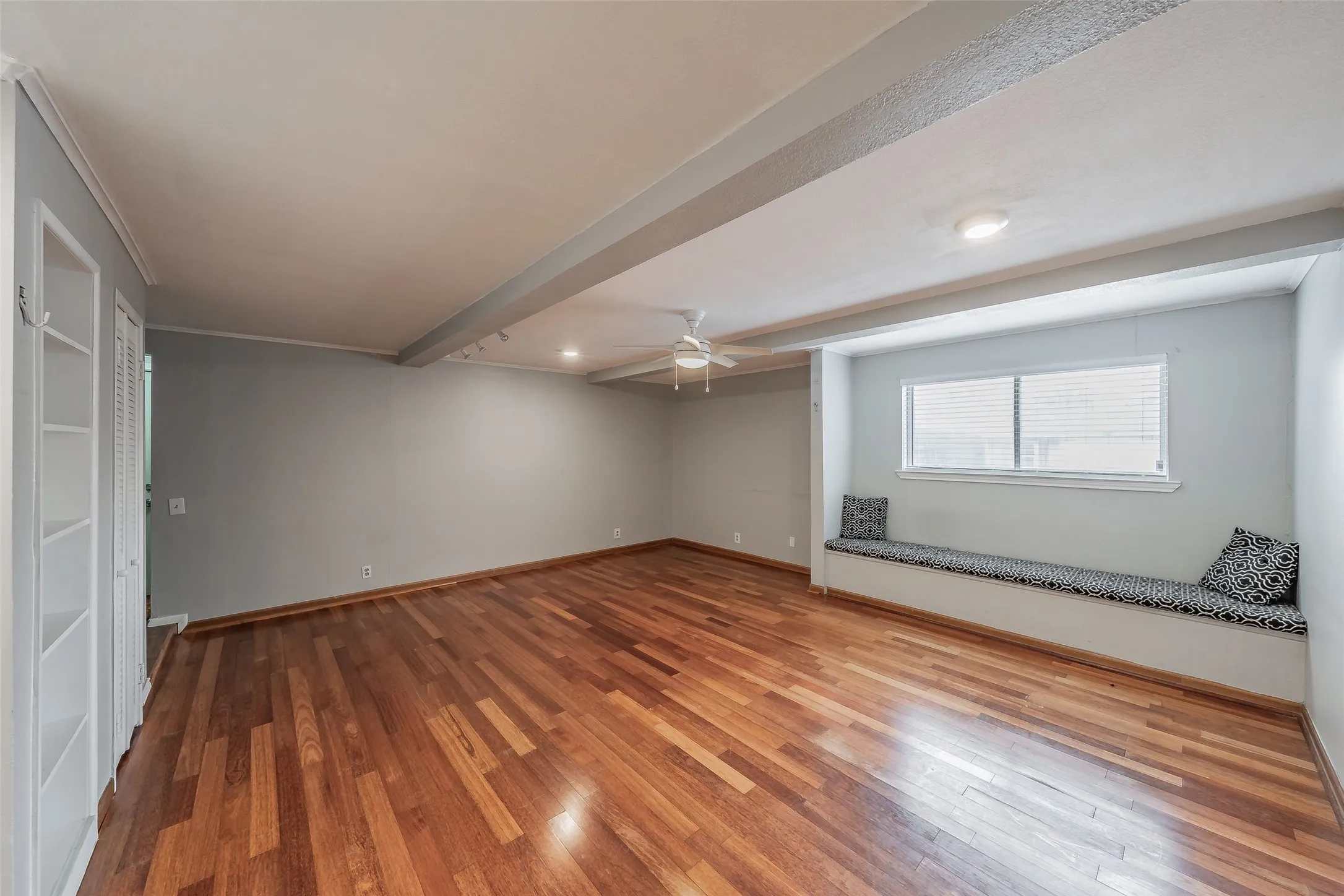 Single Family Residence For Rent in Dallas County , 2821 Cheyenne Street, Irving, Texas 75062, 3 Bedroom, 3 Bathroom, Garage spaces, 1,894 Sqft, built in 1964, mls#21351743, Real Estate Agent in Irving, Homes For Rent in Dallas county, Homes For Rent in Irving, Realtor in Irving Texas, Real Estate Brokerage Independent Realty Texas, Luminita Cordes Realtor