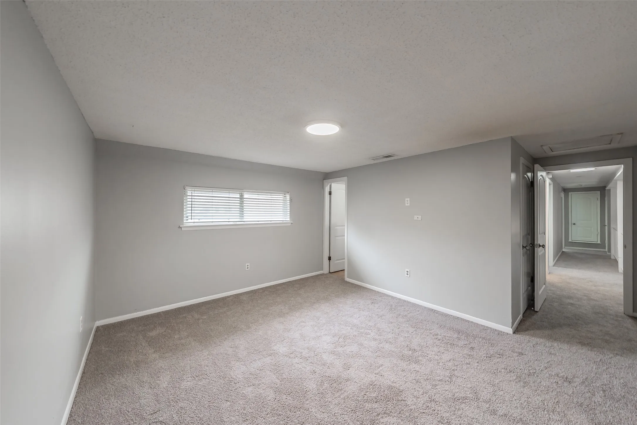 Single Family Residence For Rent in Dallas County , 2821 Cheyenne Street, Irving, Texas 75062, 3 Bedroom, 3 Bathroom, Garage spaces, 1,894 Sqft, built in 1964, mls#21351743, Real Estate Agent in Irving, Homes For Rent in Dallas county, Homes For Rent in Irving, Realtor in Irving Texas, Real Estate Brokerage Independent Realty Texas, Luminita Cordes Realtor