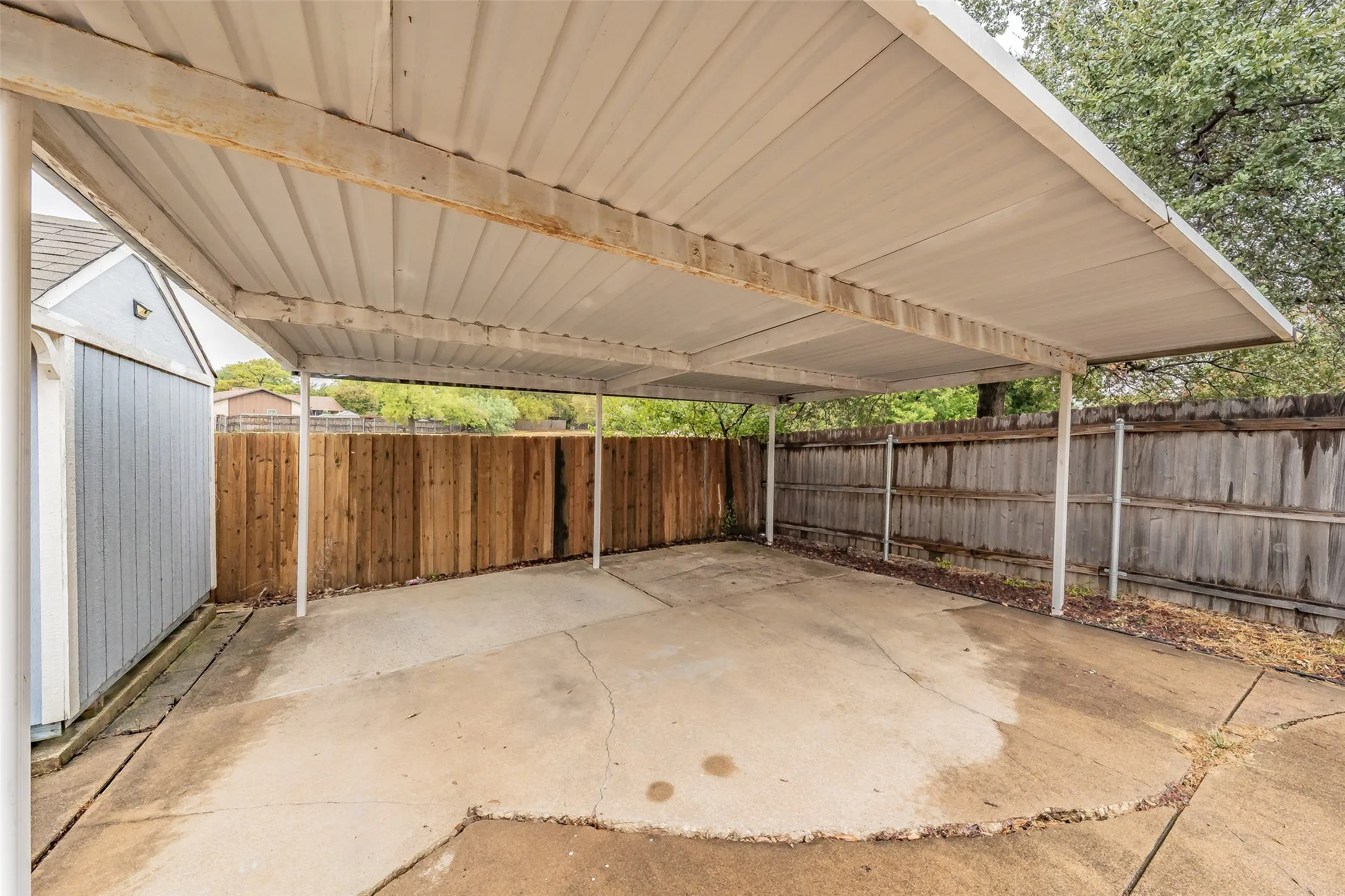 Single Family Residence For Rent in Dallas County , 2821 Cheyenne Street, Irving, Texas 75062, 3 Bedroom, 3 Bathroom, Garage spaces, 1,894 Sqft, built in 1964, mls#21351743, Real Estate Agent in Irving, Homes For Rent in Dallas county, Homes For Rent in Irving, Realtor in Irving Texas, Real Estate Brokerage Independent Realty Texas, Luminita Cordes Realtor
