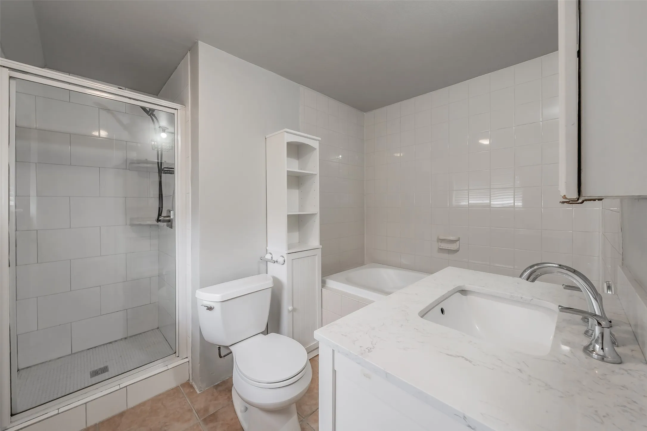 Single Family Residence For Rent in Dallas County , 2821 Cheyenne Street, Irving, Texas 75062, 3 Bedroom, 3 Bathroom, Garage spaces, 1,894 Sqft, built in 1964, mls#21351743, Real Estate Agent in Irving, Homes For Rent in Dallas county, Homes For Rent in Irving, Realtor in Irving Texas, Real Estate Brokerage Independent Realty Texas, Luminita Cordes Realtor