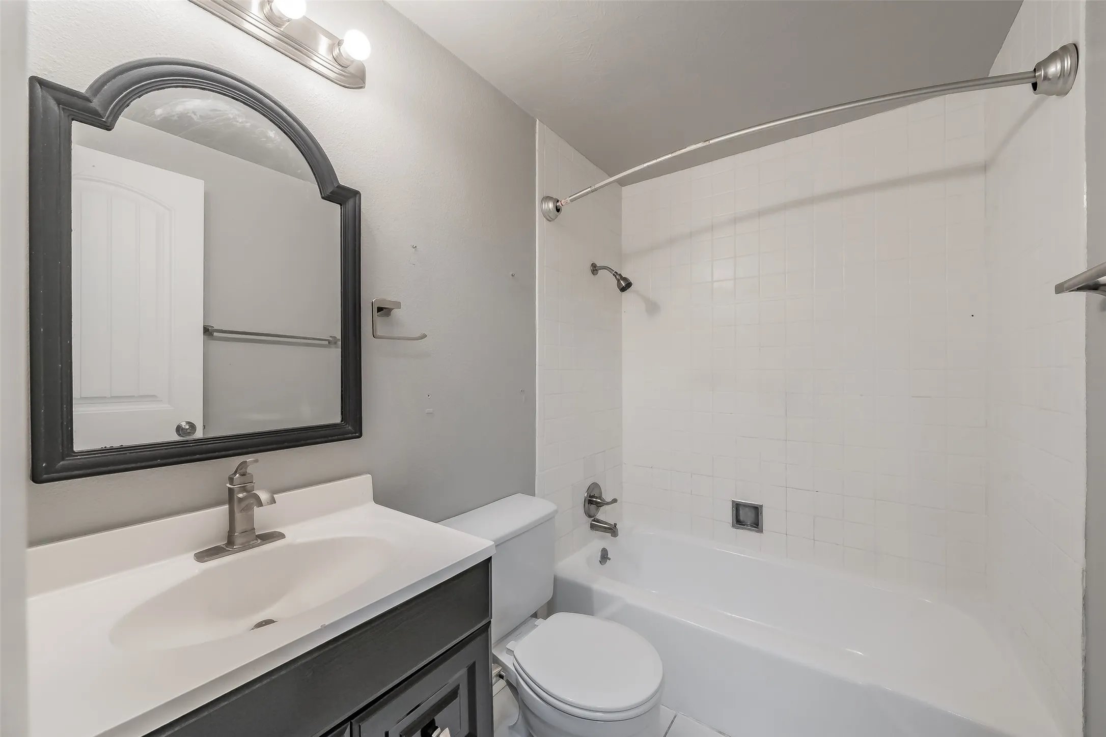 Single Family Residence For Rent in Dallas County , 2821 Cheyenne Street, Irving, Texas 75062, 3 Bedroom, 3 Bathroom, Garage spaces, 1,894 Sqft, built in 1964, mls#21351743, Real Estate Agent in Irving, Homes For Rent in Dallas county, Homes For Rent in Irving, Realtor in Irving Texas, Real Estate Brokerage Independent Realty Texas, Luminita Cordes Realtor