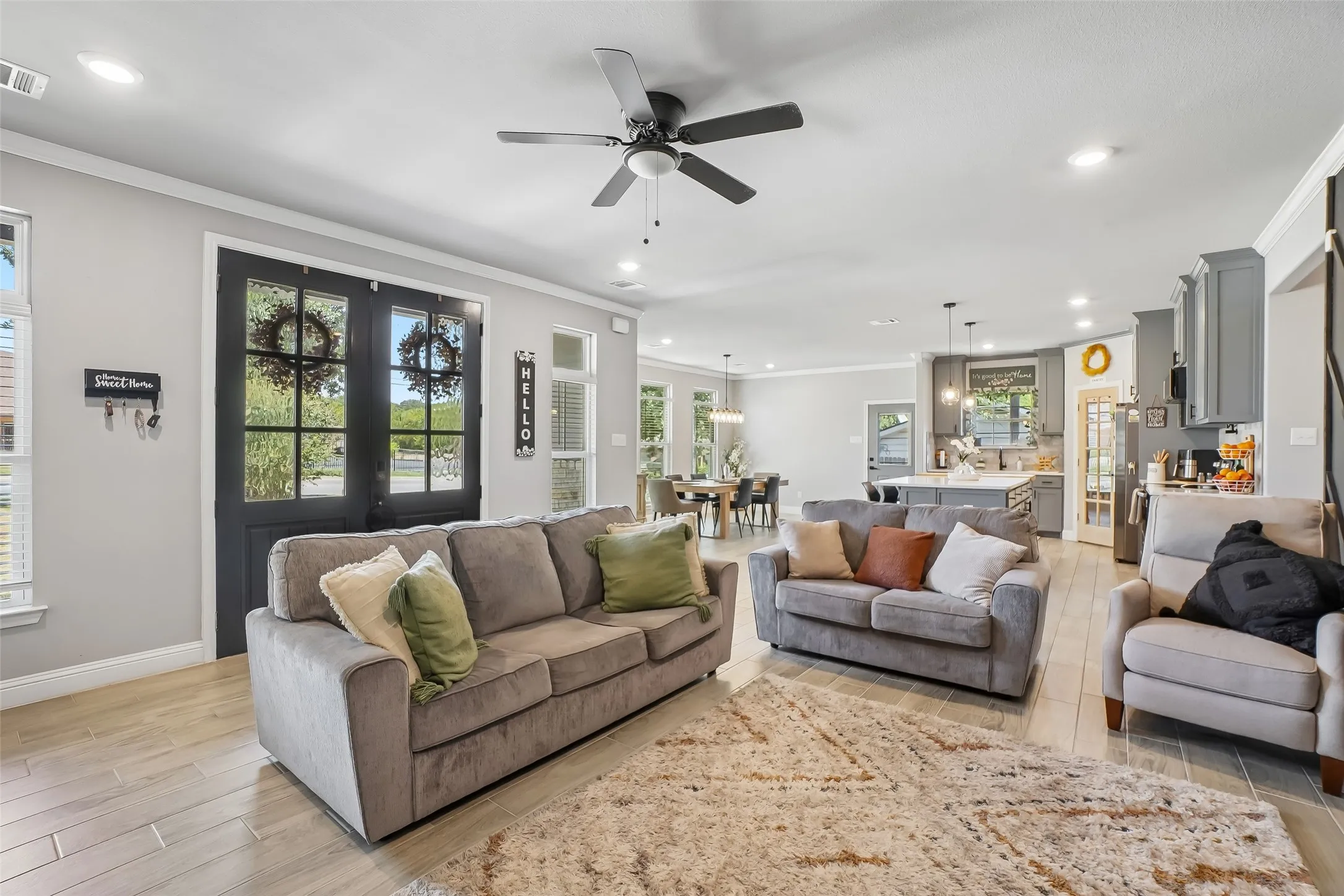 Single Family Residence For Sale in Tarrant County , 3600 Martin Street, Fort Worth, Texas 76119, 4 Bedroom, 3 Bathroom, 2 Garage spaces, 2,095 Sqft, built in 2022, mls#21363074, Real Estate Agent in Fort Worth, Homes For Sale in Tarrant county, Homes For Sale in Fort Worth, Realtor in Fort Worth Texas, Real Estate Brokerage Independent Realty Texas, Luminita Cordes Realtor