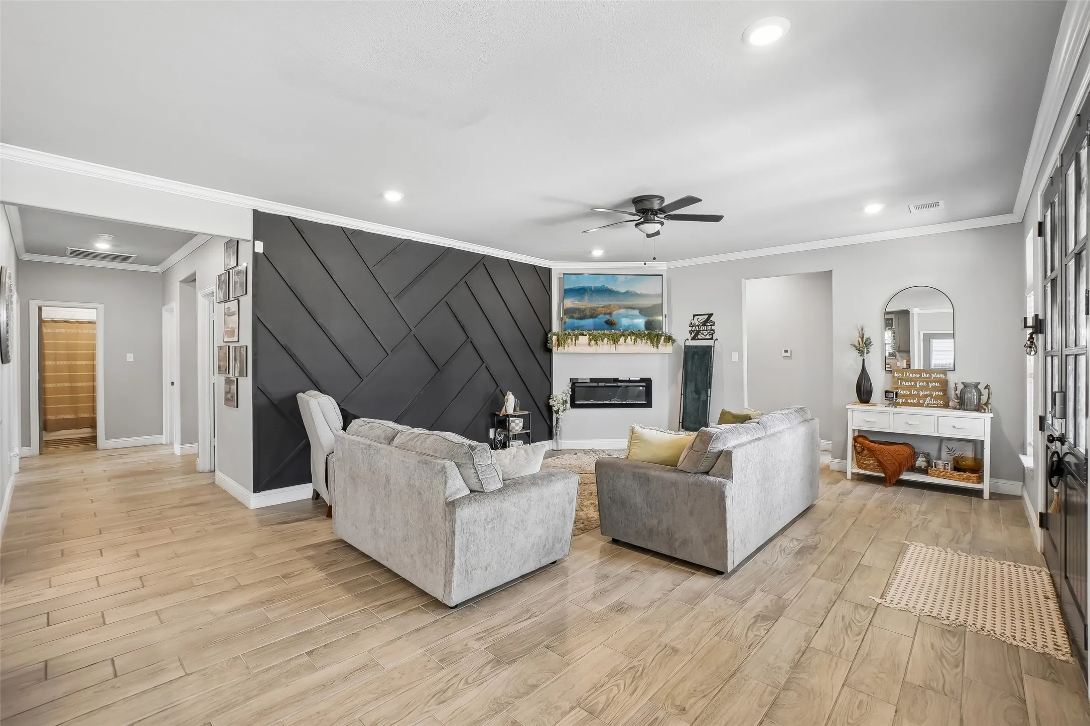 Single Family Residence For Sale in Tarrant County , 3600 Martin Street, Fort Worth, Texas 76119, 4 Bedroom, 3 Bathroom, 2 Garage spaces, 2,095 Sqft, built in 2022, mls#21363074, Real Estate Agent in Fort Worth, Homes For Sale in Tarrant county, Homes For Sale in Fort Worth, Realtor in Fort Worth Texas, Real Estate Brokerage Independent Realty Texas, Luminita Cordes Realtor