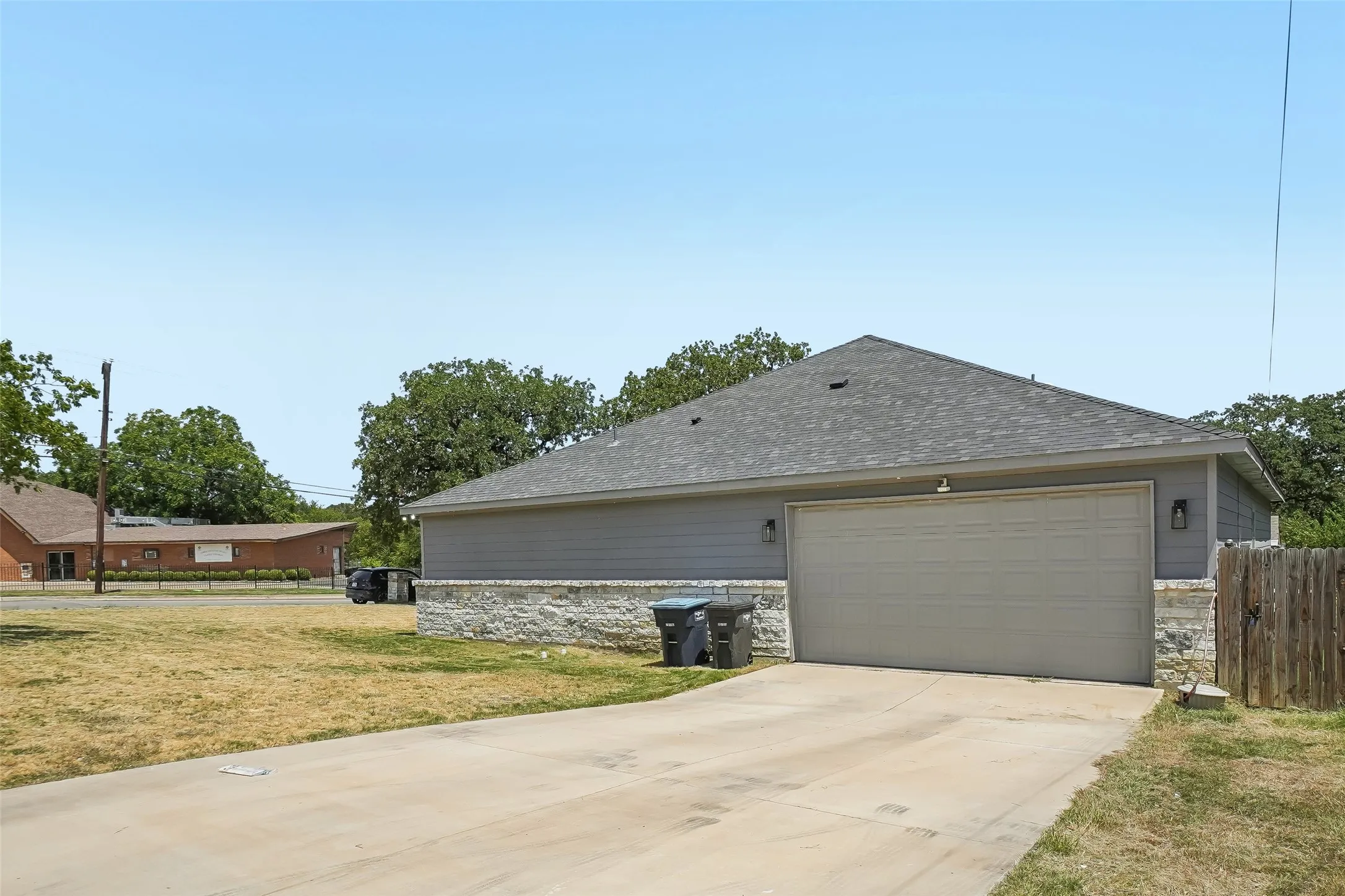 Single Family Residence For Sale in Tarrant County , 3600 Martin Street, Fort Worth, Texas 76119, 4 Bedroom, 3 Bathroom, 2 Garage spaces, 2,095 Sqft, built in 2022, mls#21363074, Real Estate Agent in Fort Worth, Homes For Sale in Tarrant county, Homes For Sale in Fort Worth, Realtor in Fort Worth Texas, Real Estate Brokerage Independent Realty Texas, Luminita Cordes Realtor