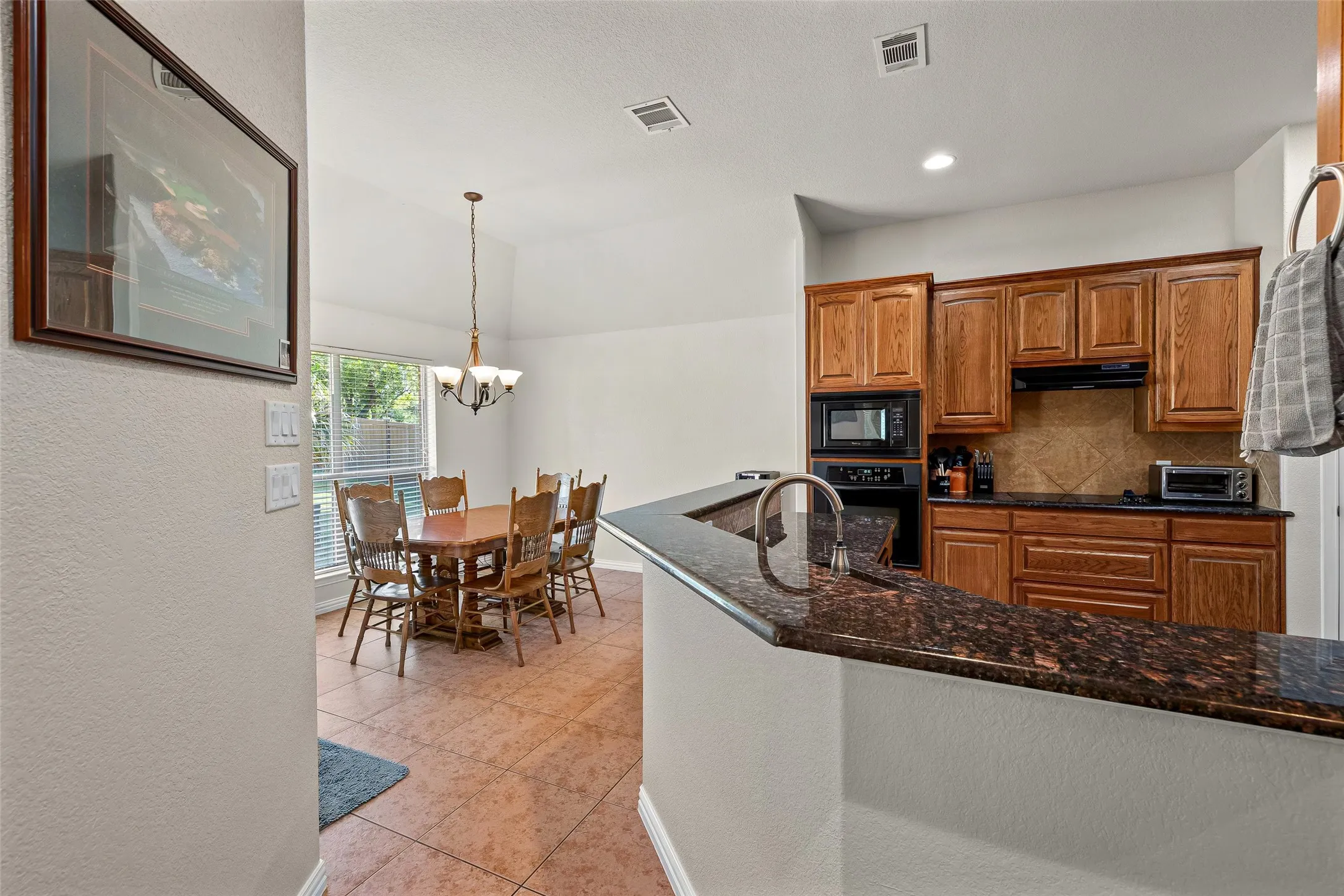 Single Family Residence For Sale in Hood County , 9719 Ravenswood Road, Granbury, Texas 76049, 3 Bedroom, 2 Bathroom, 2 Garage spaces, 1,946 Sqft, built in 2008, mls#21363269, Real Estate Agent in Granbury, Homes For Sale in Hood county, Homes For Sale in Granbury, Realtor in Granbury Texas, Real Estate Brokerage Independent Realty Texas, Luminita Cordes Realtor
