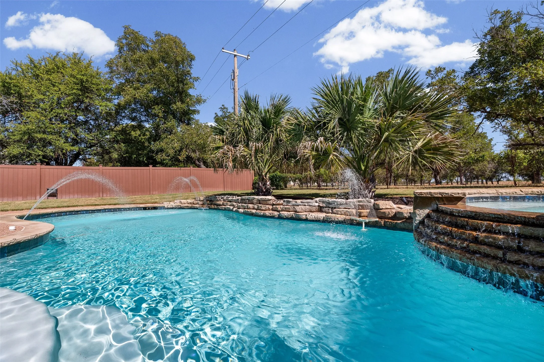Single Family Residence For Sale in Hood County , 9719 Ravenswood Road, Granbury, Texas 76049, 3 Bedroom, 2 Bathroom, 2 Garage spaces, 1,946 Sqft, built in 2008, mls#21363269, Real Estate Agent in Granbury, Homes For Sale in Hood county, Homes For Sale in Granbury, Realtor in Granbury Texas, Real Estate Brokerage Independent Realty Texas, Luminita Cordes Realtor