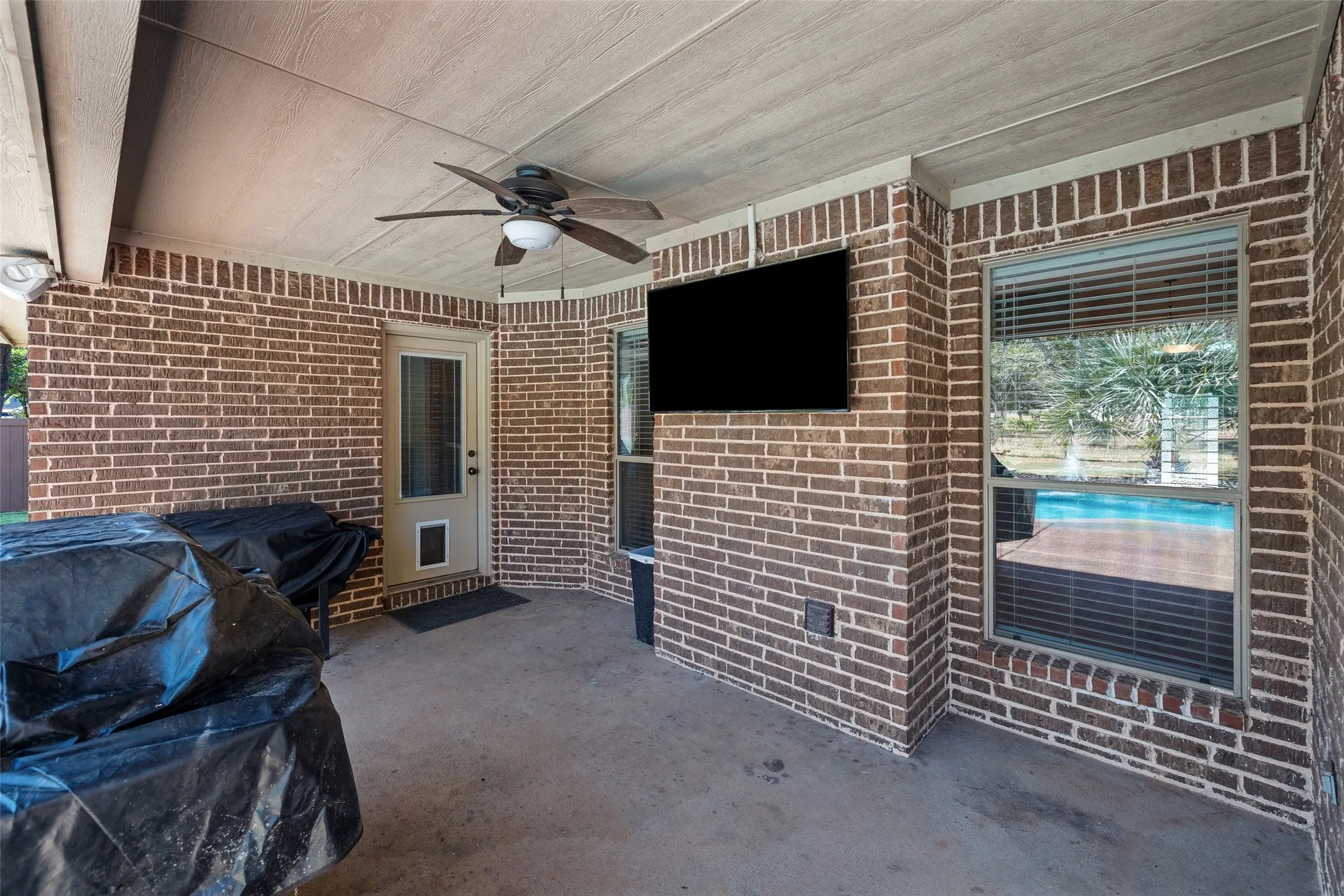 Single Family Residence For Sale in Hood County , 9719 Ravenswood Road, Granbury, Texas 76049, 3 Bedroom, 2 Bathroom, 2 Garage spaces, 1,946 Sqft, built in 2008, mls#21363269, Real Estate Agent in Granbury, Homes For Sale in Hood county, Homes For Sale in Granbury, Realtor in Granbury Texas, Real Estate Brokerage Independent Realty Texas, Luminita Cordes Realtor
