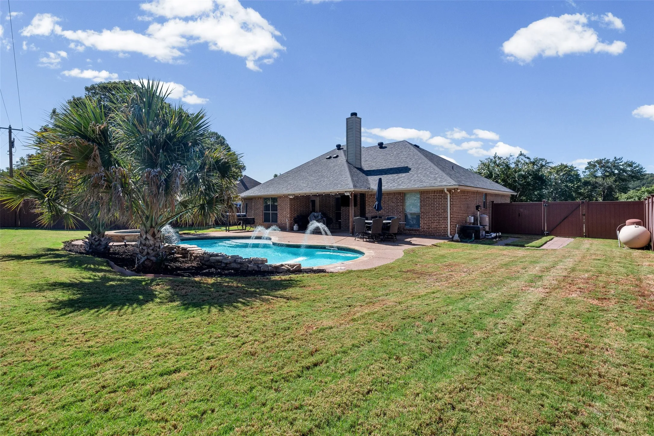 Single Family Residence For Sale in Hood County , 9719 Ravenswood Road, Granbury, Texas 76049, 3 Bedroom, 2 Bathroom, 2 Garage spaces, 1,946 Sqft, built in 2008, mls#21363269, Real Estate Agent in Granbury, Homes For Sale in Hood county, Homes For Sale in Granbury, Realtor in Granbury Texas, Real Estate Brokerage Independent Realty Texas, Luminita Cordes Realtor