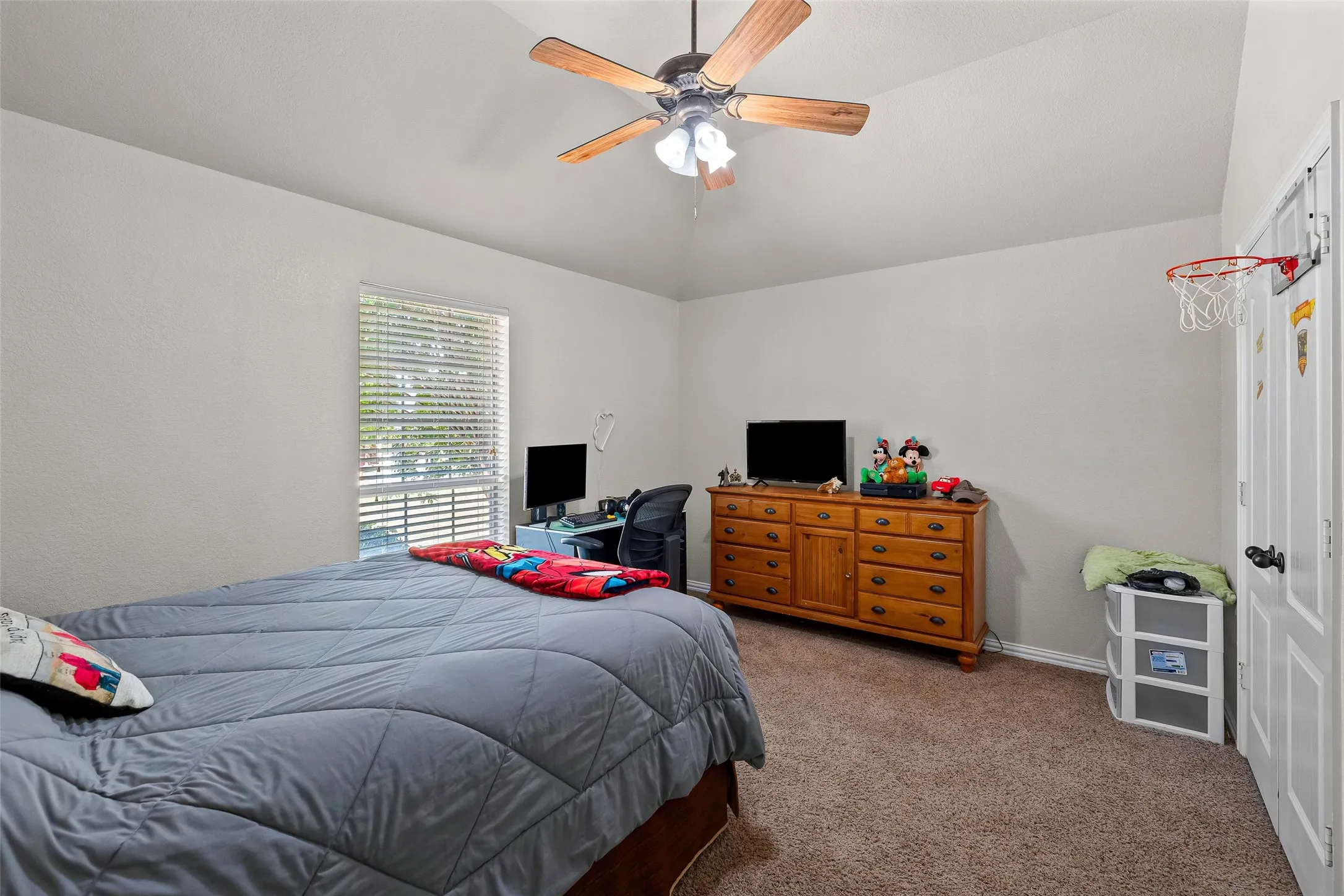 Single Family Residence For Sale in Hood County , 9719 Ravenswood Road, Granbury, Texas 76049, 3 Bedroom, 2 Bathroom, 2 Garage spaces, 1,946 Sqft, built in 2008, mls#21363269, Real Estate Agent in Granbury, Homes For Sale in Hood county, Homes For Sale in Granbury, Realtor in Granbury Texas, Real Estate Brokerage Independent Realty Texas, Luminita Cordes Realtor