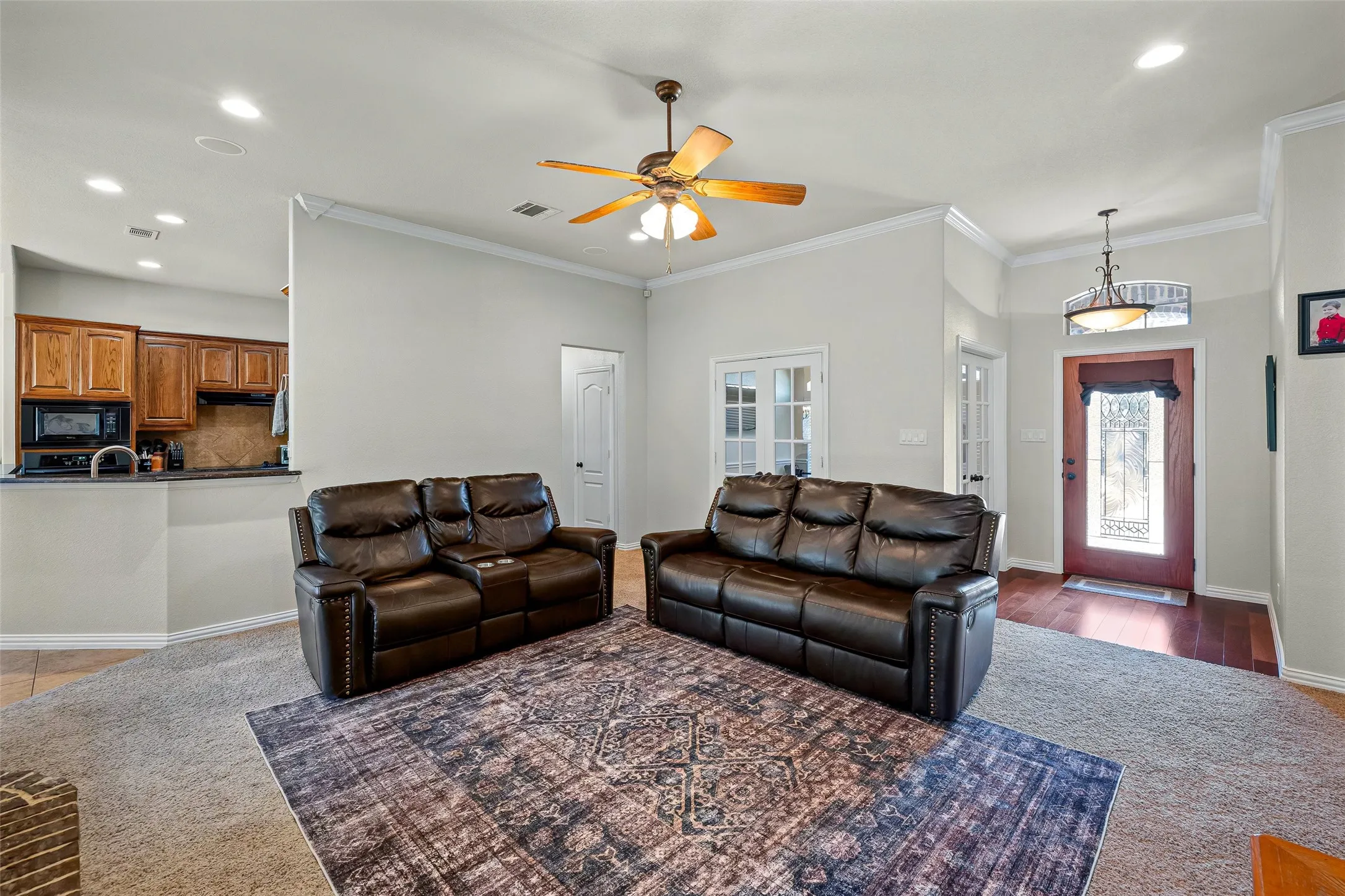 Single Family Residence For Sale in Hood County , 9719 Ravenswood Road, Granbury, Texas 76049, 3 Bedroom, 2 Bathroom, 2 Garage spaces, 1,946 Sqft, built in 2008, mls#21363269, Real Estate Agent in Granbury, Homes For Sale in Hood county, Homes For Sale in Granbury, Realtor in Granbury Texas, Real Estate Brokerage Independent Realty Texas, Luminita Cordes Realtor