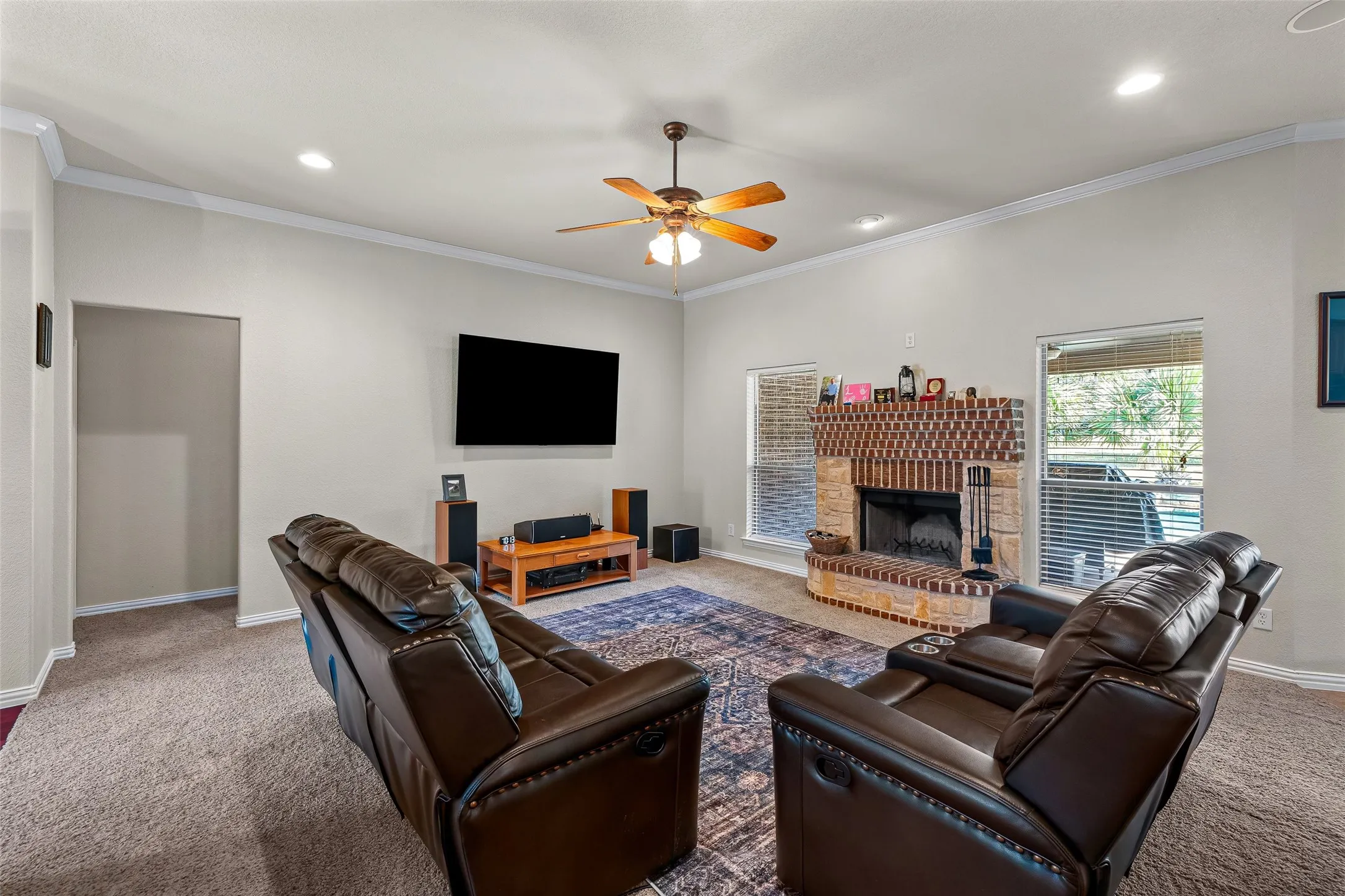 Single Family Residence For Sale in Hood County , 9719 Ravenswood Road, Granbury, Texas 76049, 3 Bedroom, 2 Bathroom, 2 Garage spaces, 1,946 Sqft, built in 2008, mls#21363269, Real Estate Agent in Granbury, Homes For Sale in Hood county, Homes For Sale in Granbury, Realtor in Granbury Texas, Real Estate Brokerage Independent Realty Texas, Luminita Cordes Realtor