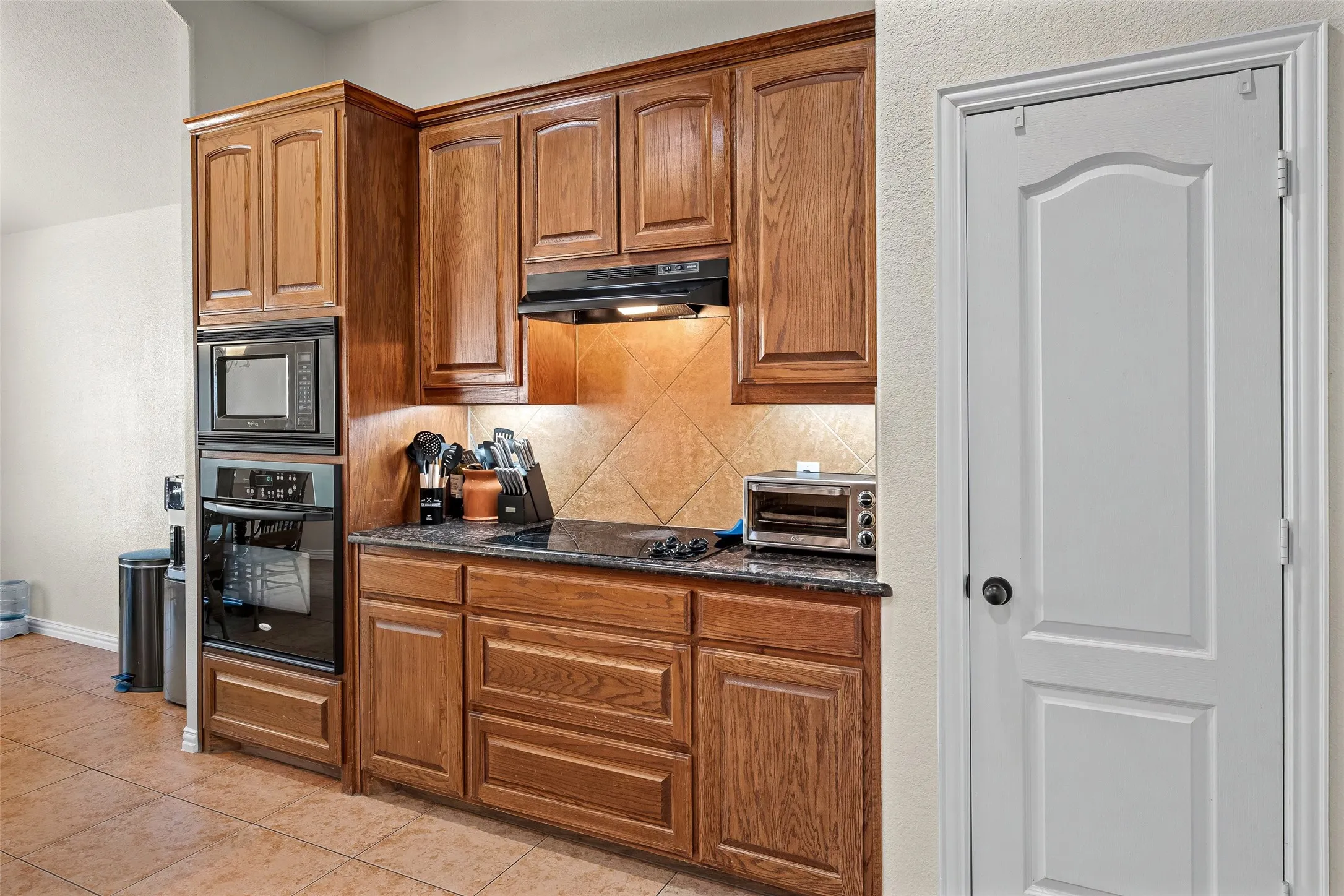 Single Family Residence For Sale in Hood County , 9719 Ravenswood Road, Granbury, Texas 76049, 3 Bedroom, 2 Bathroom, 2 Garage spaces, 1,946 Sqft, built in 2008, mls#21363269, Real Estate Agent in Granbury, Homes For Sale in Hood county, Homes For Sale in Granbury, Realtor in Granbury Texas, Real Estate Brokerage Independent Realty Texas, Luminita Cordes Realtor