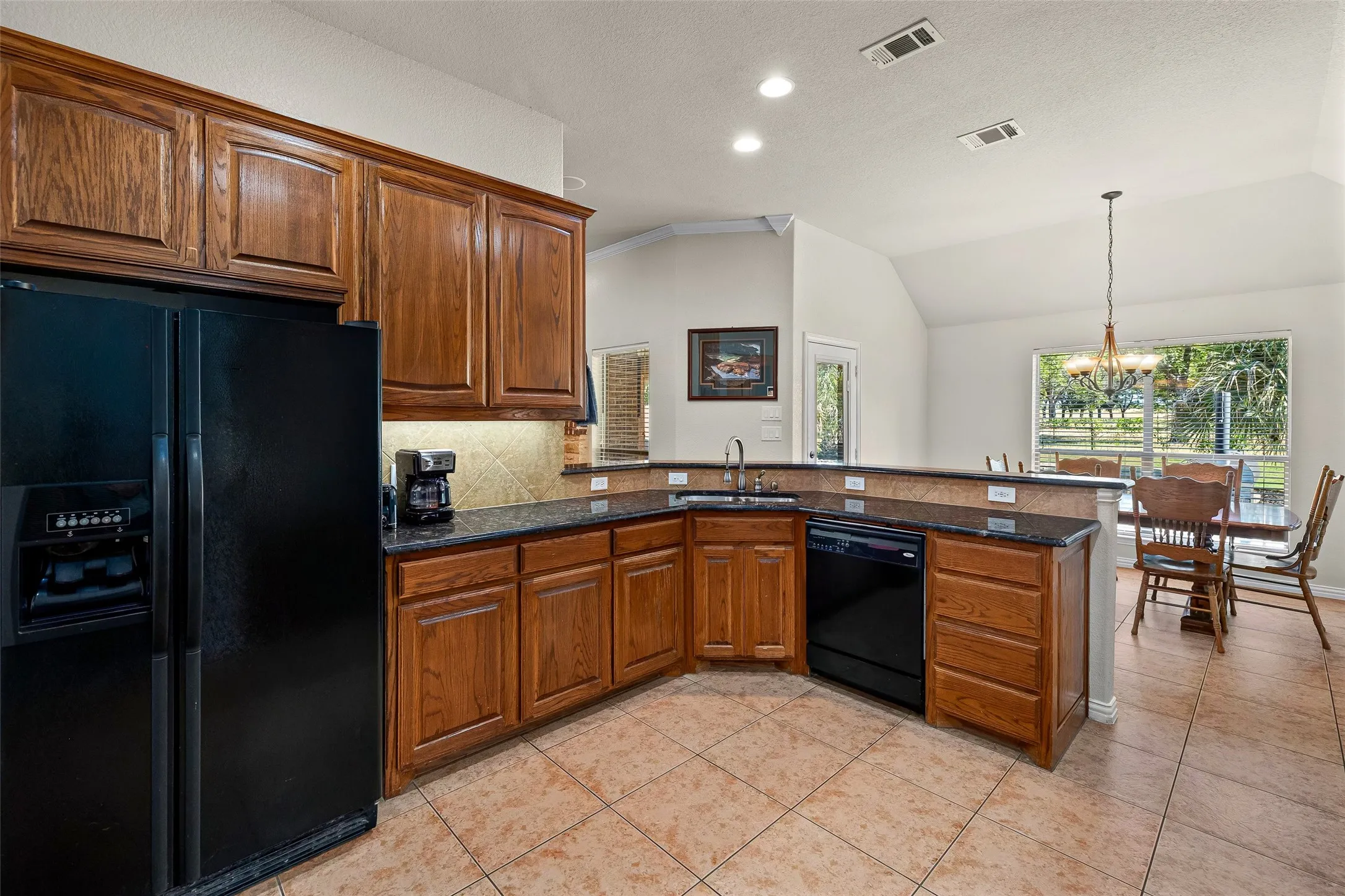Single Family Residence For Sale in Hood County , 9719 Ravenswood Road, Granbury, Texas 76049, 3 Bedroom, 2 Bathroom, 2 Garage spaces, 1,946 Sqft, built in 2008, mls#21363269, Real Estate Agent in Granbury, Homes For Sale in Hood county, Homes For Sale in Granbury, Realtor in Granbury Texas, Real Estate Brokerage Independent Realty Texas, Luminita Cordes Realtor