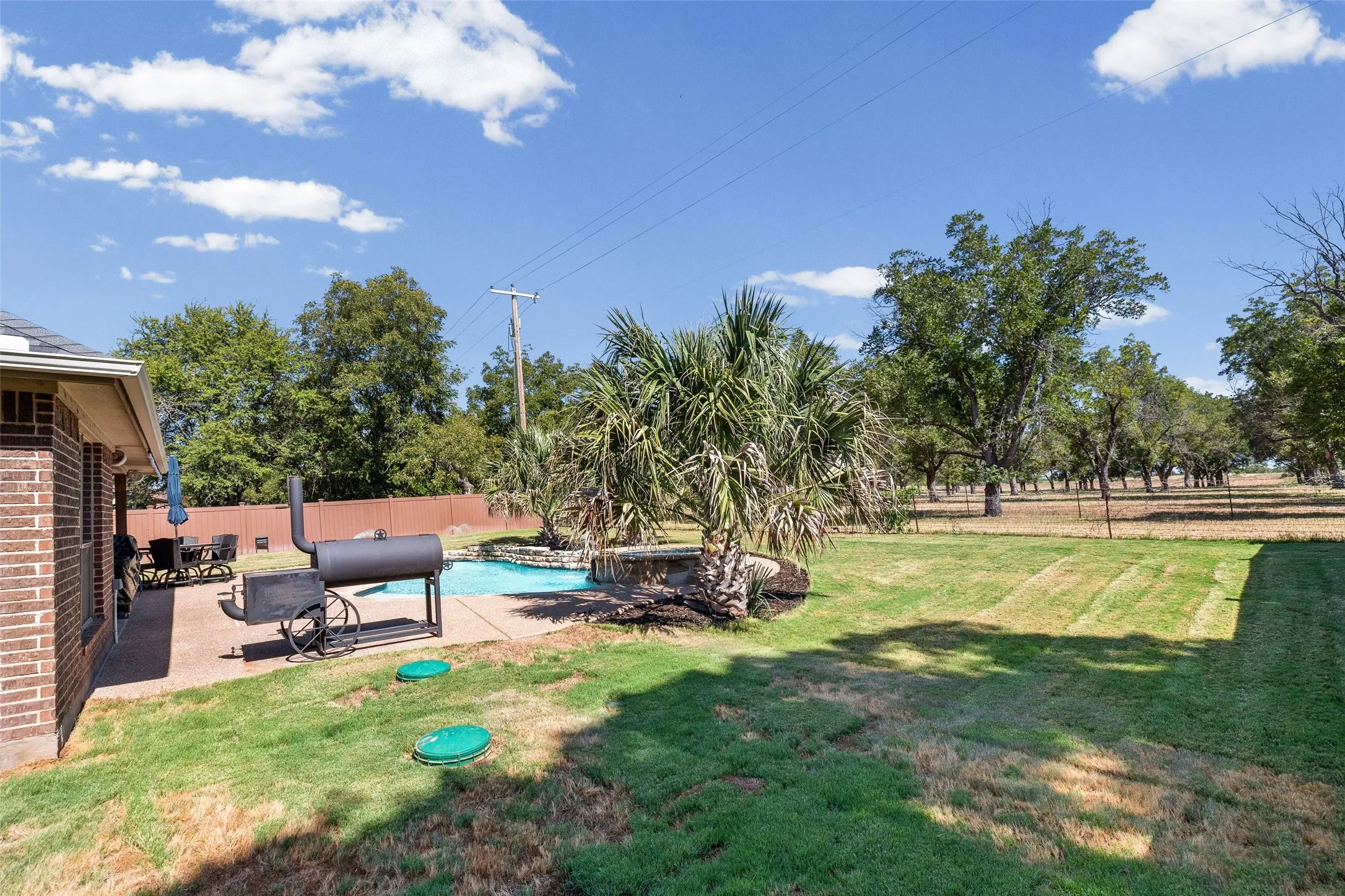 Single Family Residence For Sale in Hood County , 9719 Ravenswood Road, Granbury, Texas 76049, 3 Bedroom, 2 Bathroom, 2 Garage spaces, 1,946 Sqft, built in 2008, mls#21363269, Real Estate Agent in Granbury, Homes For Sale in Hood county, Homes For Sale in Granbury, Realtor in Granbury Texas, Real Estate Brokerage Independent Realty Texas, Luminita Cordes Realtor